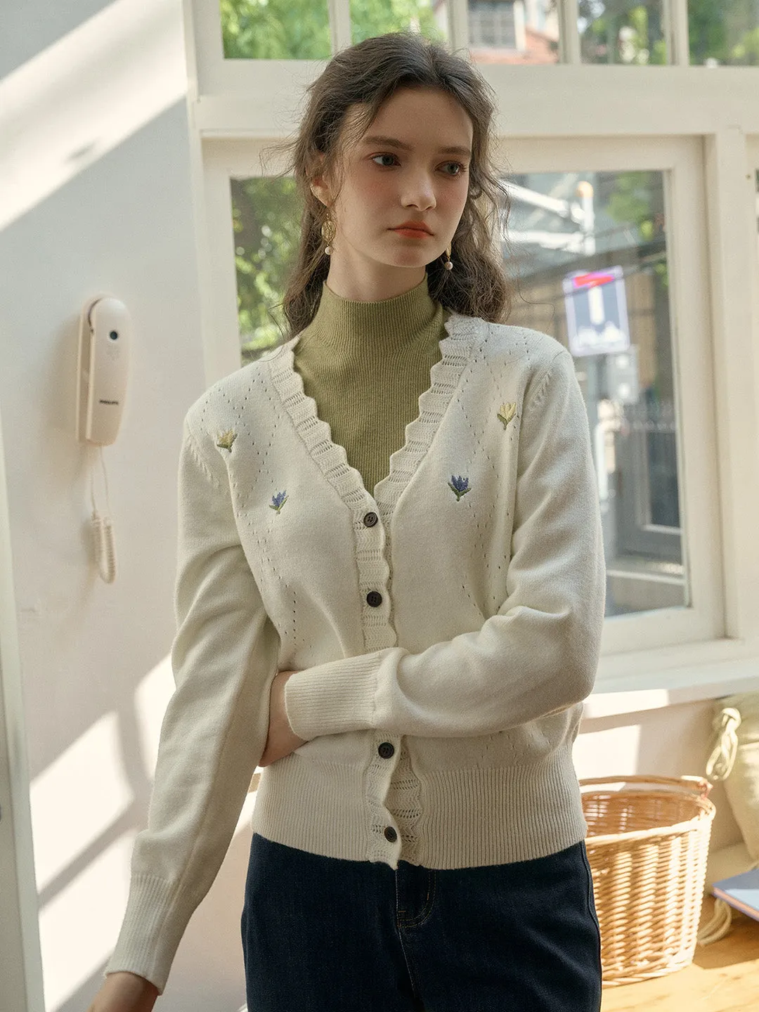 ReinforcedShoulders Airy Mesh Lining ?? Final Sale??Vivian V-Neck Contrasting Embroidery Cardigan