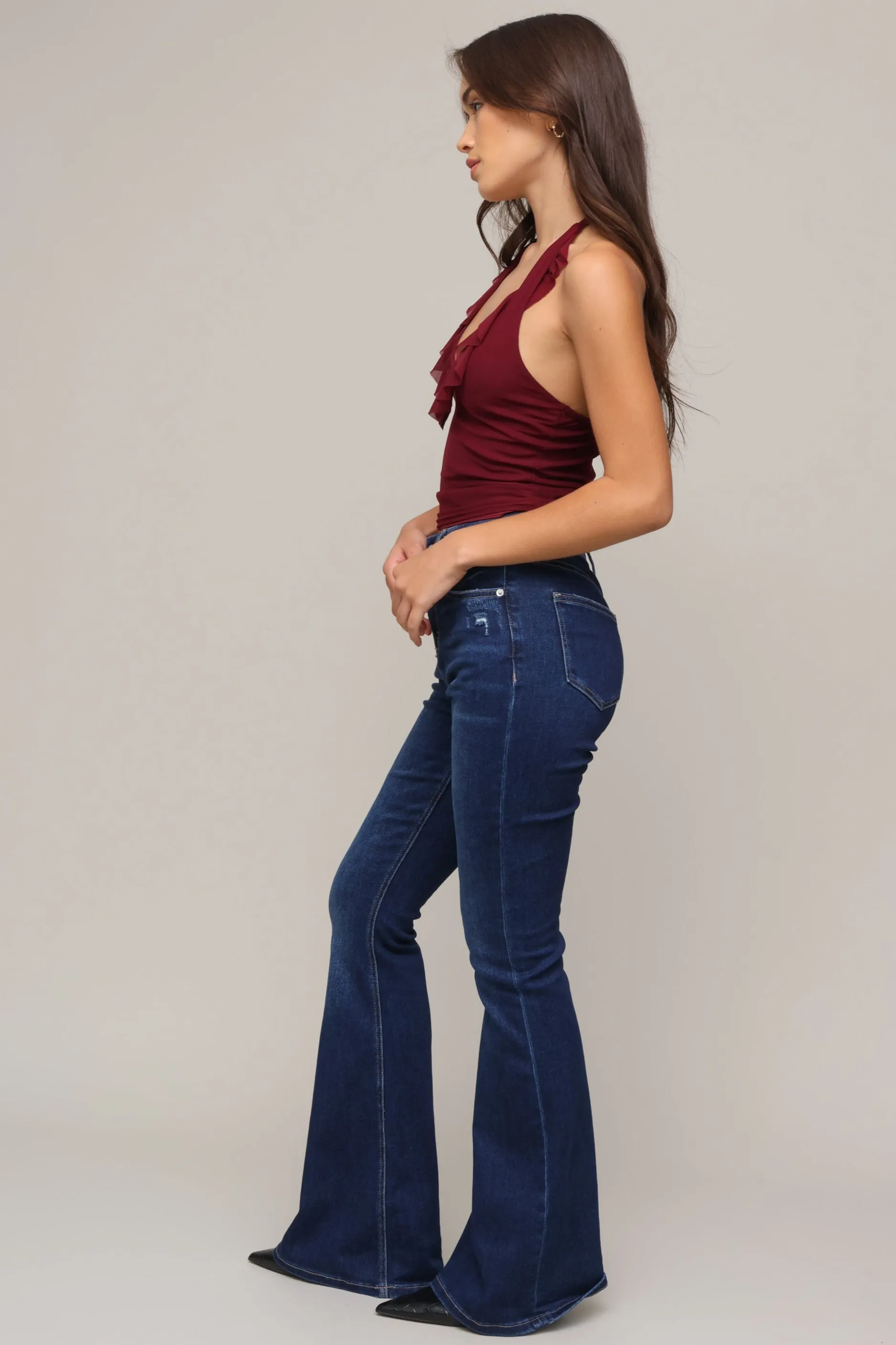 Dana Ruffle Halter ReinforcedShoulders Ribbed Collar Design