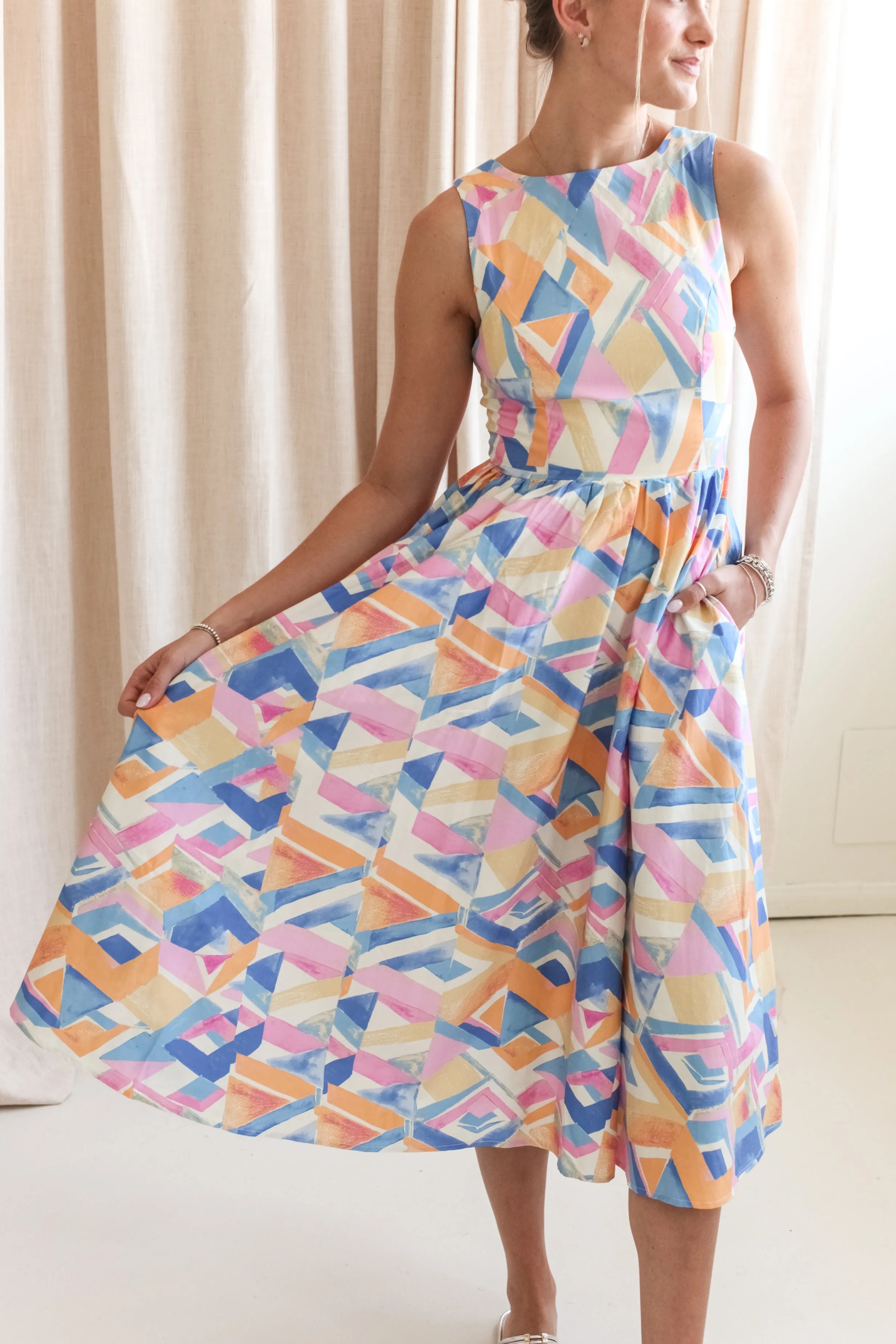 Skin Touch Must-have Alaina Abstract Midi Dress