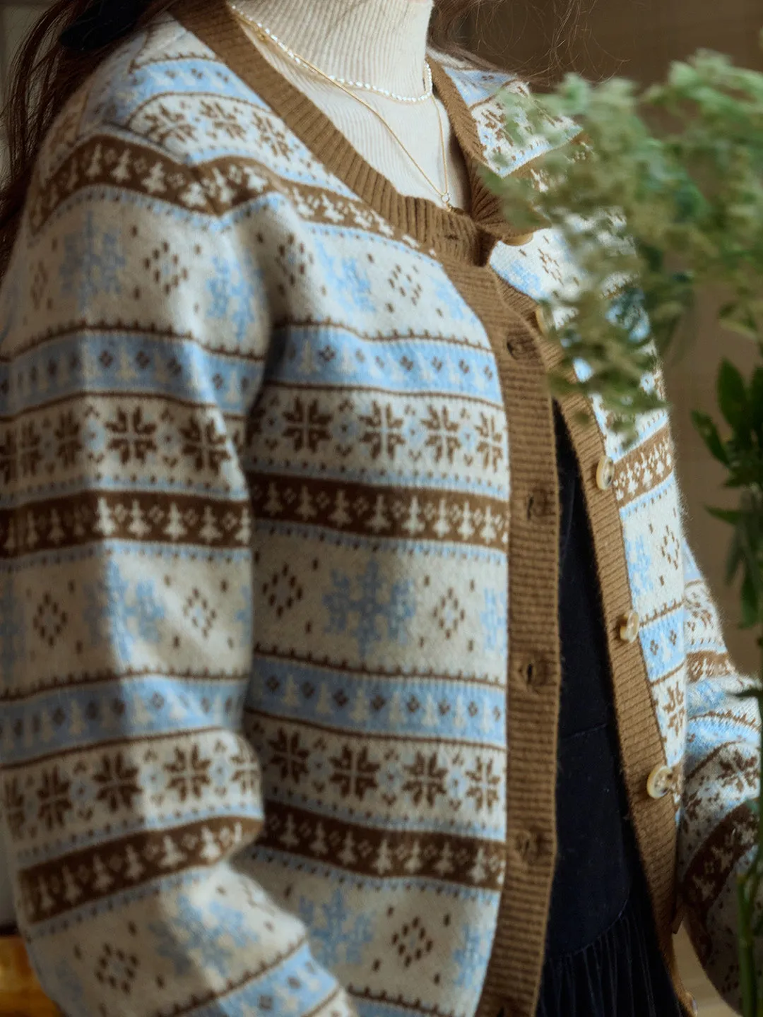 Active Tee Aleah SR Exclusive Design Snowflake Jacquard Fair Isle Crew Neck Sweater Cardigan