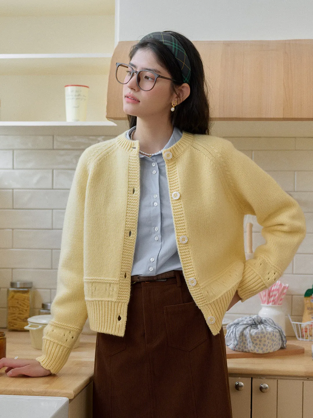 Alicia Round Neck Short 100%Wool Cardigan Thermal Regulating Design