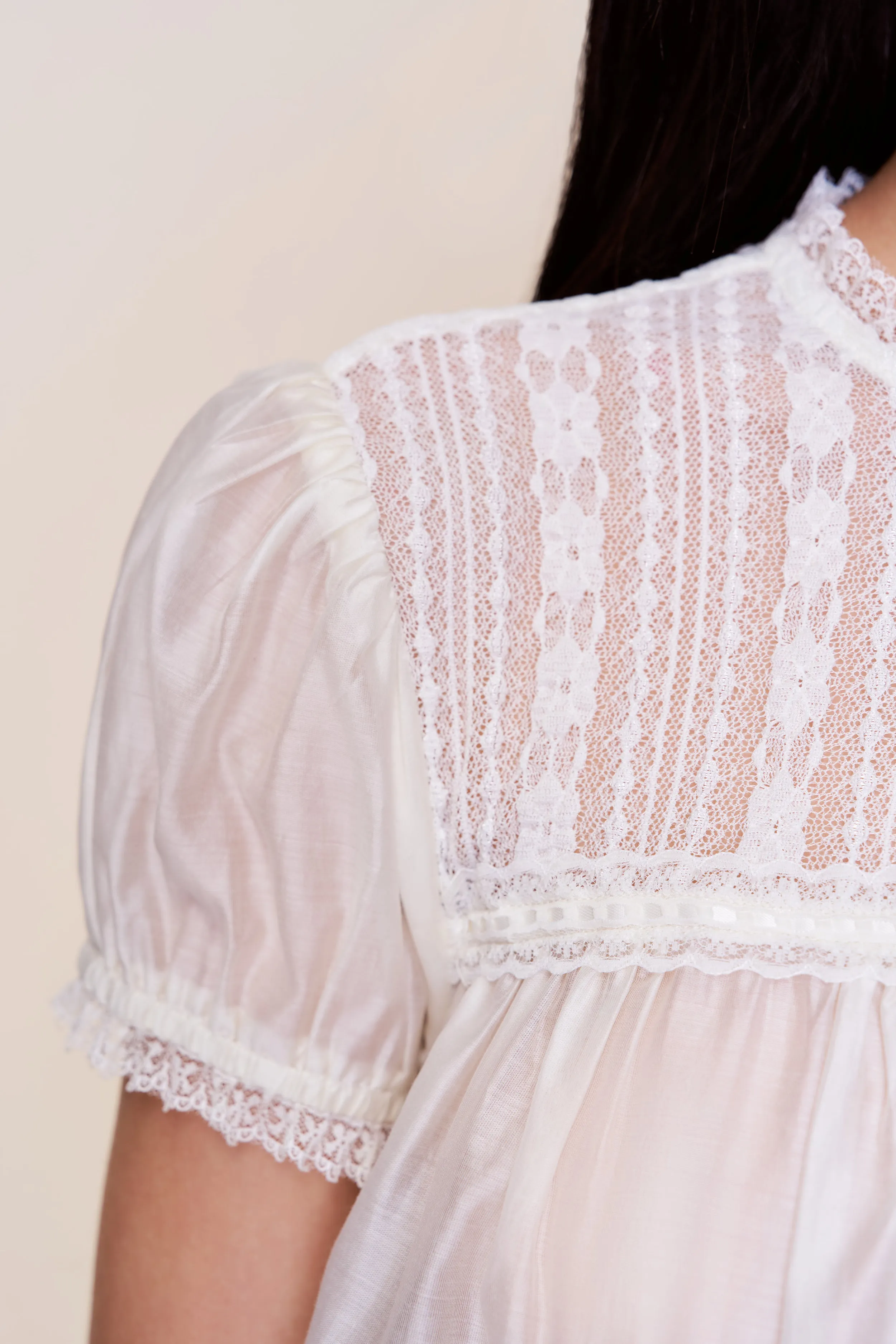 Aviva Dress Basic Fashion Simple yet sophisticated gown