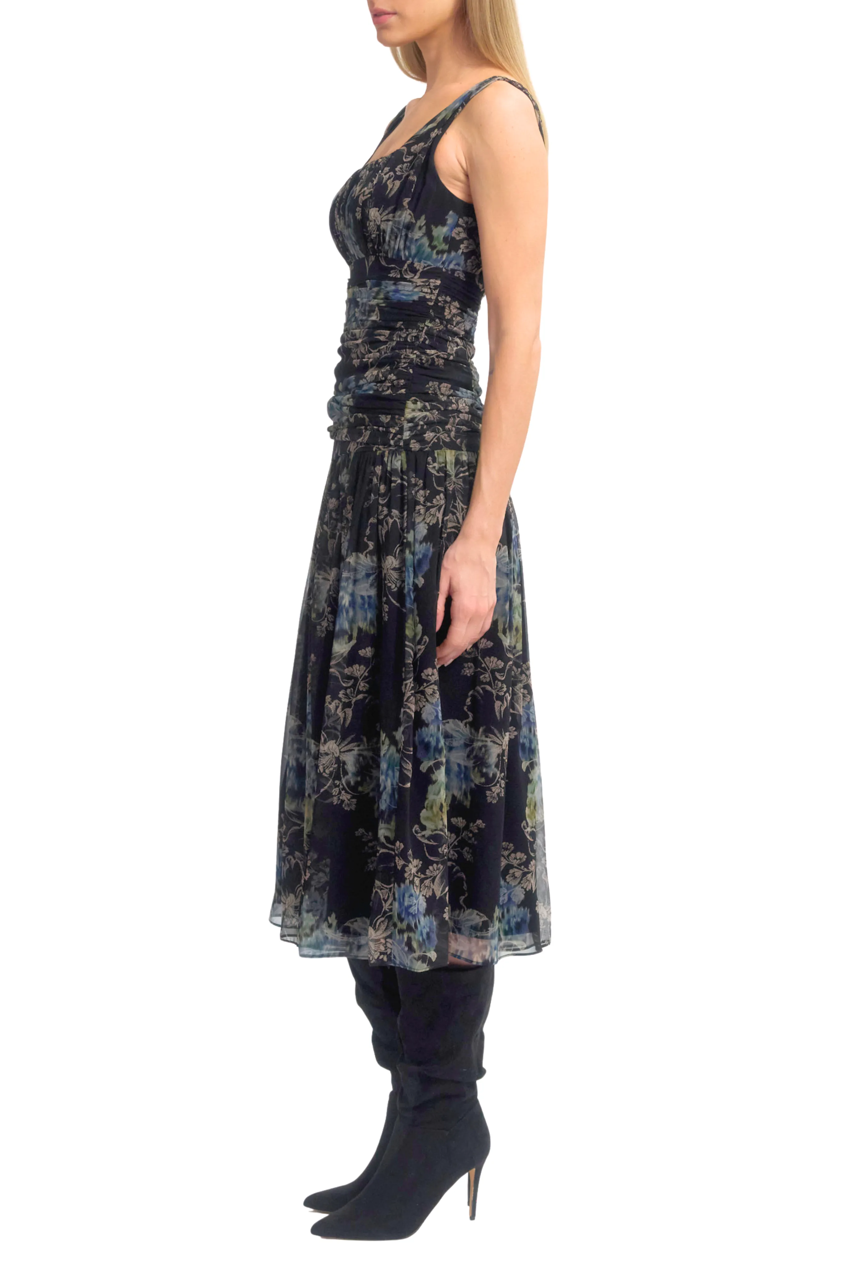 Light Mood Shirred Dress