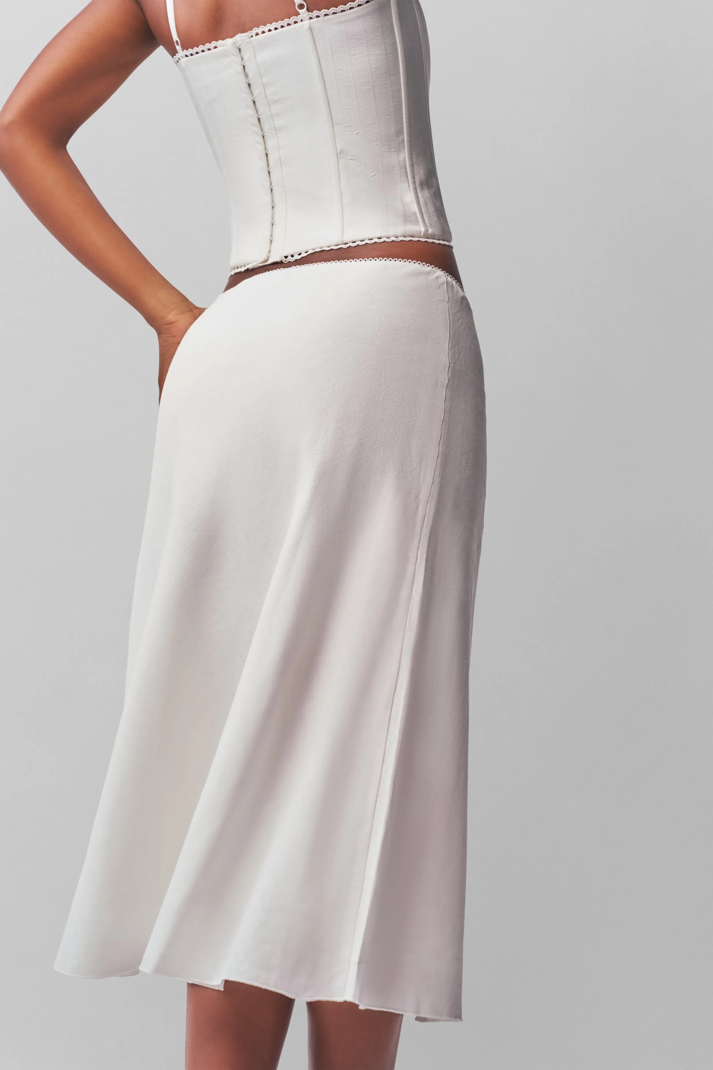 Paloma Linen Skirt Mood Outfit Soft Movement