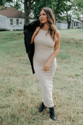 Oversized-Fit City-Style Amber Knit Maxi Dress