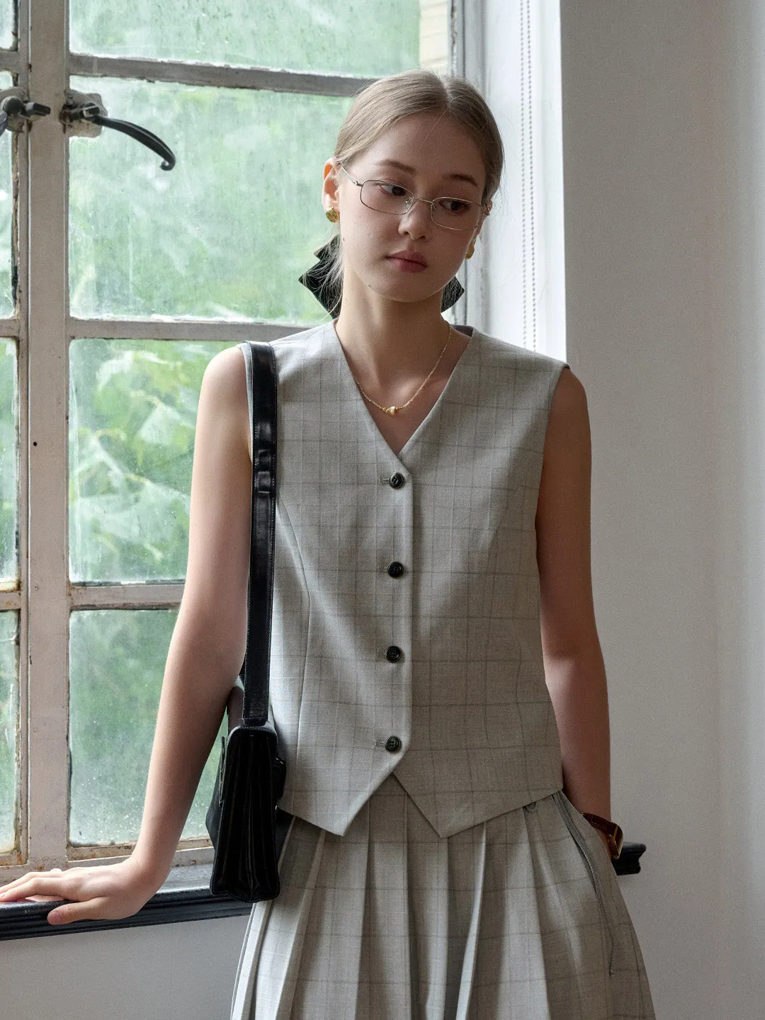 Amina V-Neck Plaid Vest High Neckline