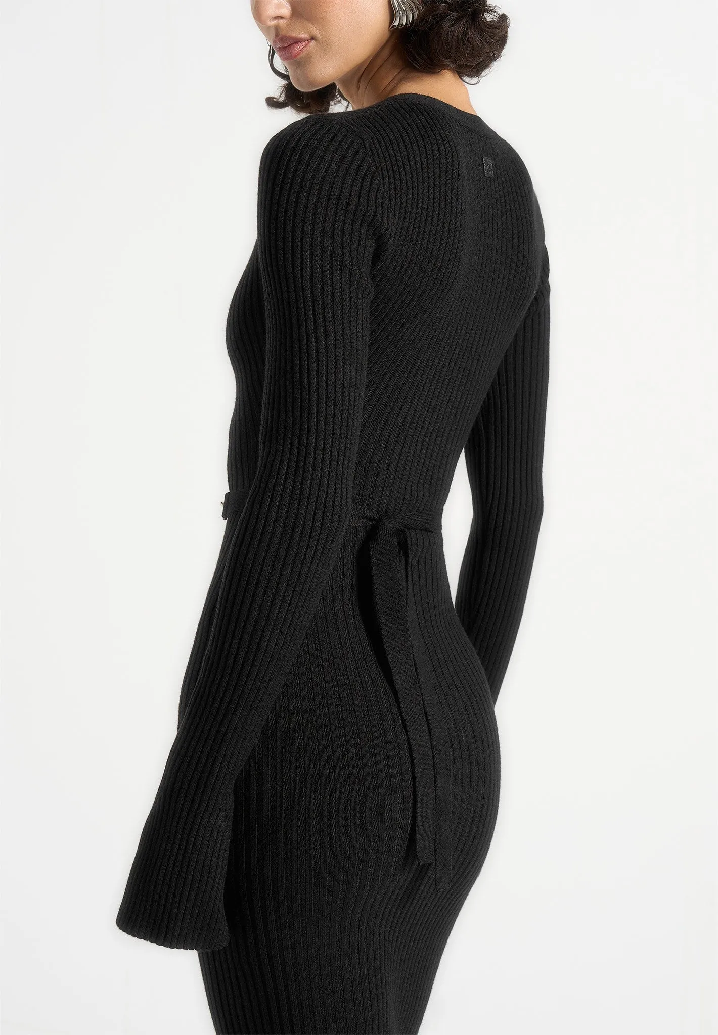 Assia - Long Sleeve Knitted Midaxi Dress With Belt - Black Satin Glow Embroidered-Sleeve
