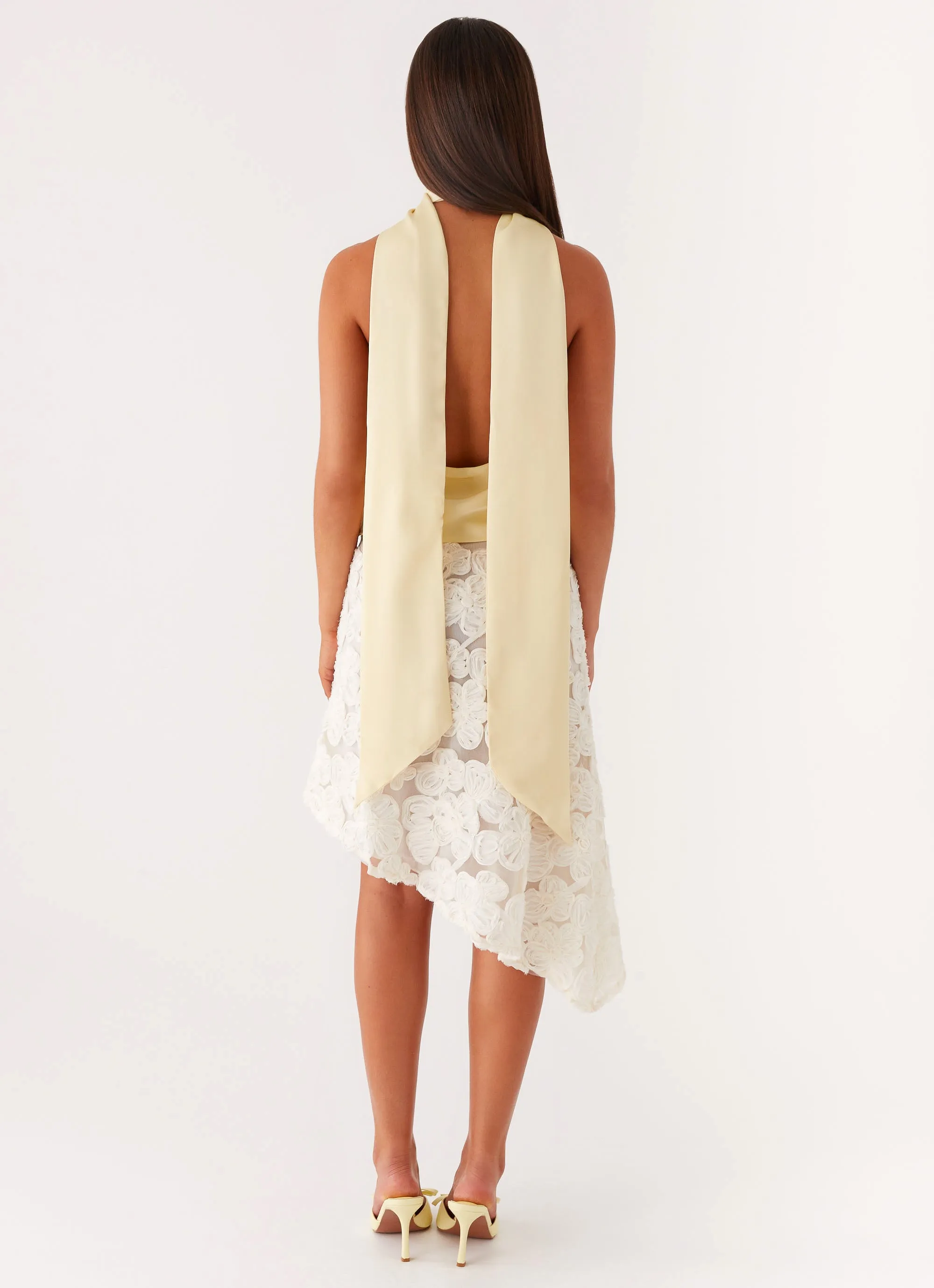 standard fit Workout Apparel Catching Feelings Top - Yellow