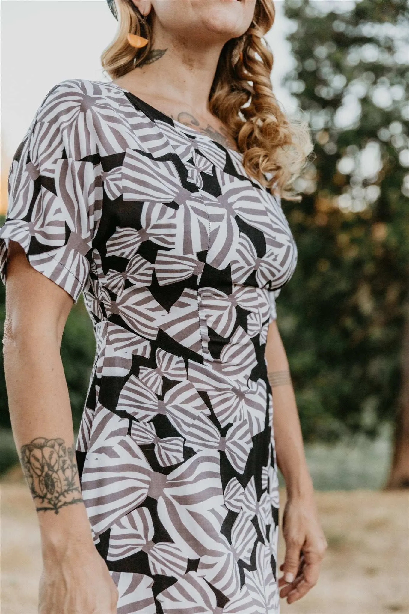 Bella Dress in Bow Tie Challis Subtle Glow