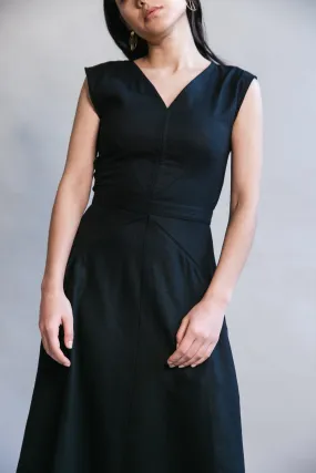 Xena Dress in Black Linen Perfectly Fit Look