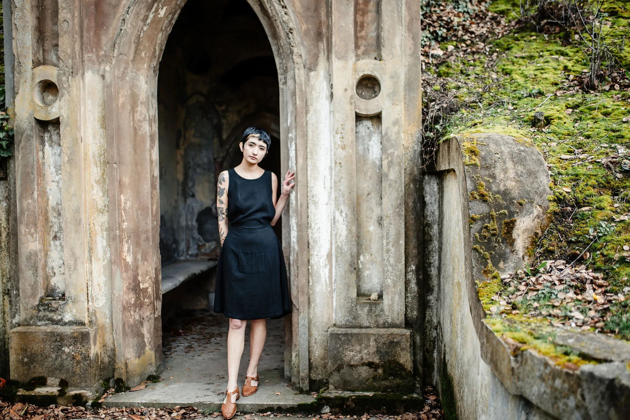 Tia Dress in Black Linen Zip Ease