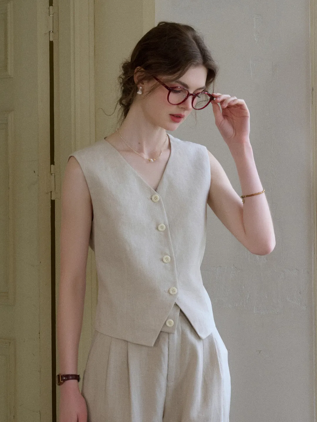 Max V-Neck 100% Ramie Vest Reinforced Seam Technique Comfy Style