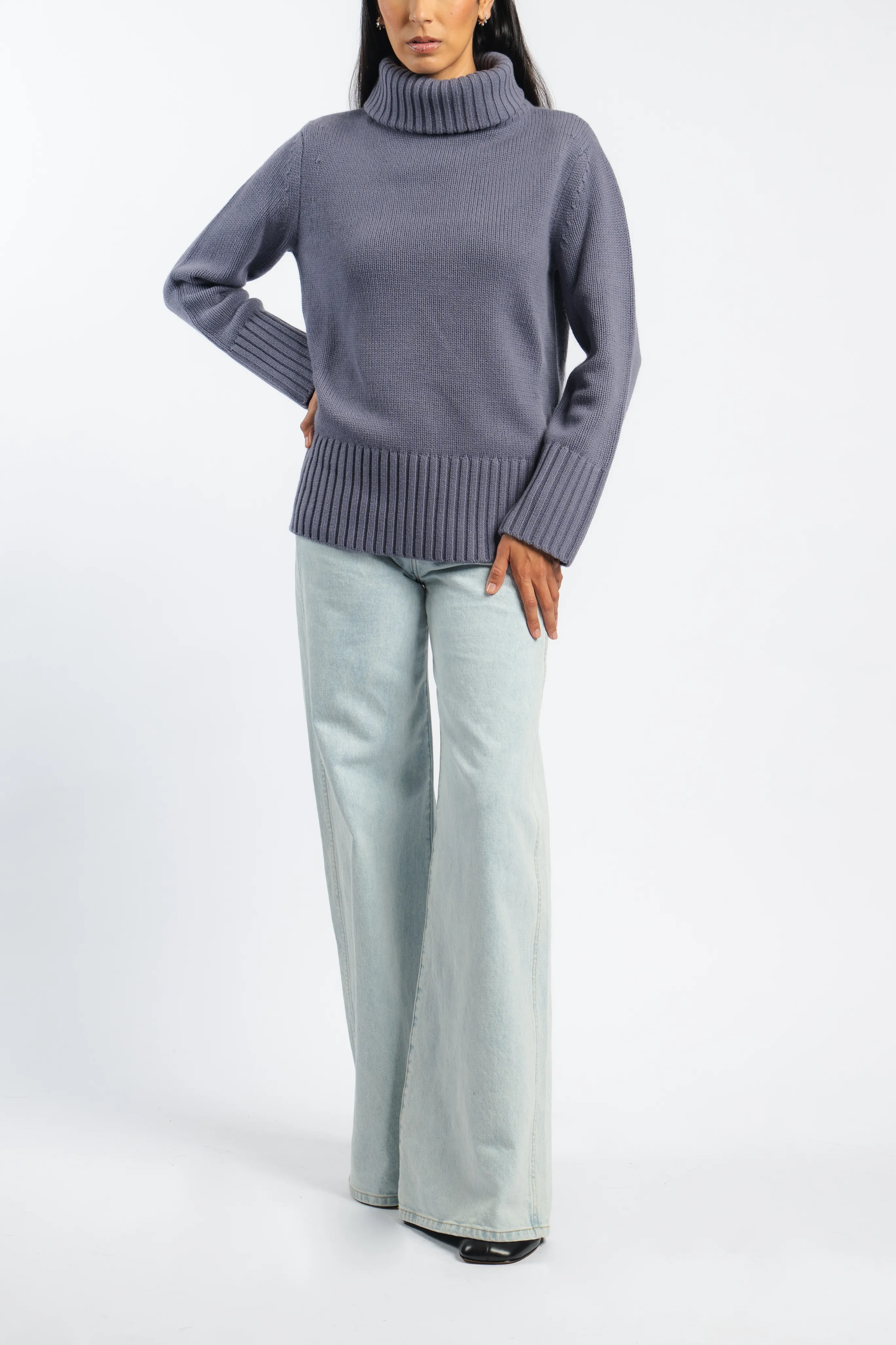 Cashmere Oversized Turtleneck in Iris Daily Comfort