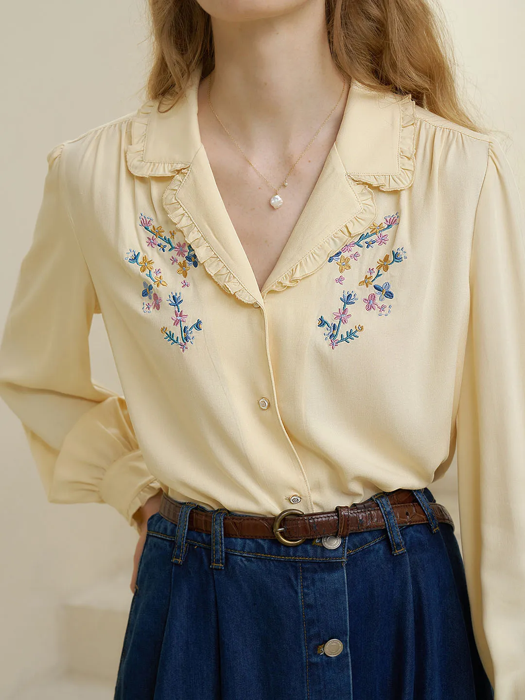 ??Final Sale??Convallaria Floral Embroidered Light Yellow Puff Top AntiPilling Finish