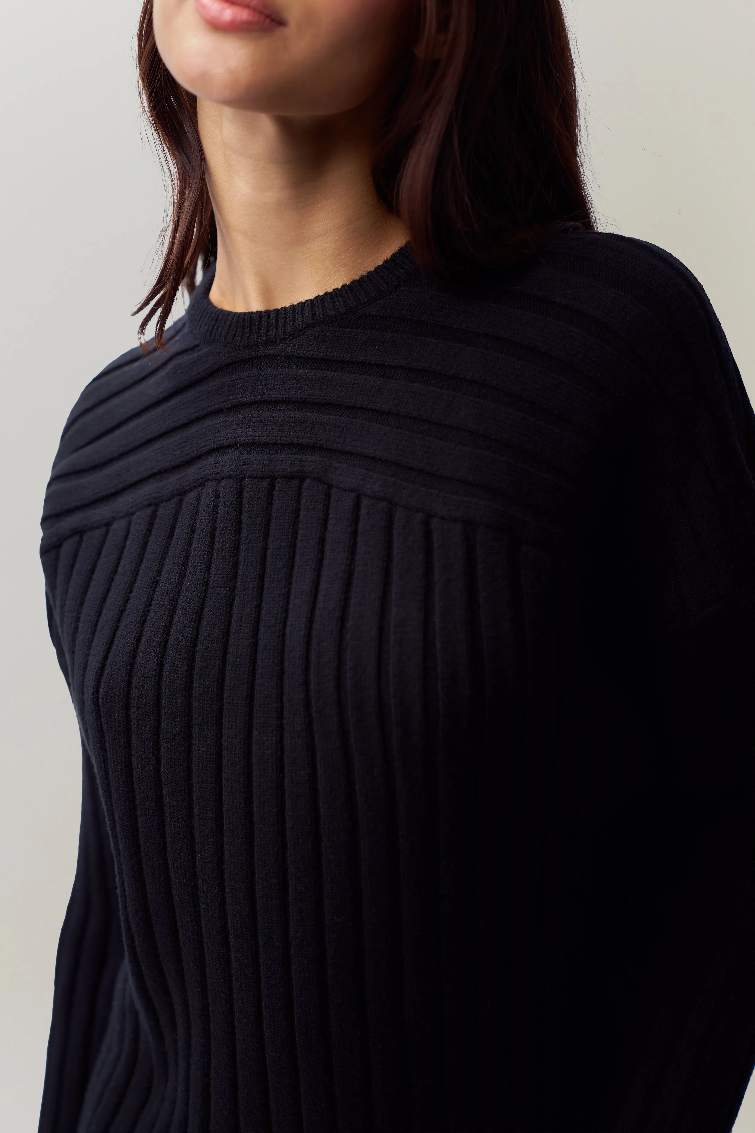 Cleon Rib Knit Pullover City Casual Style Diagonal Pocket Placement