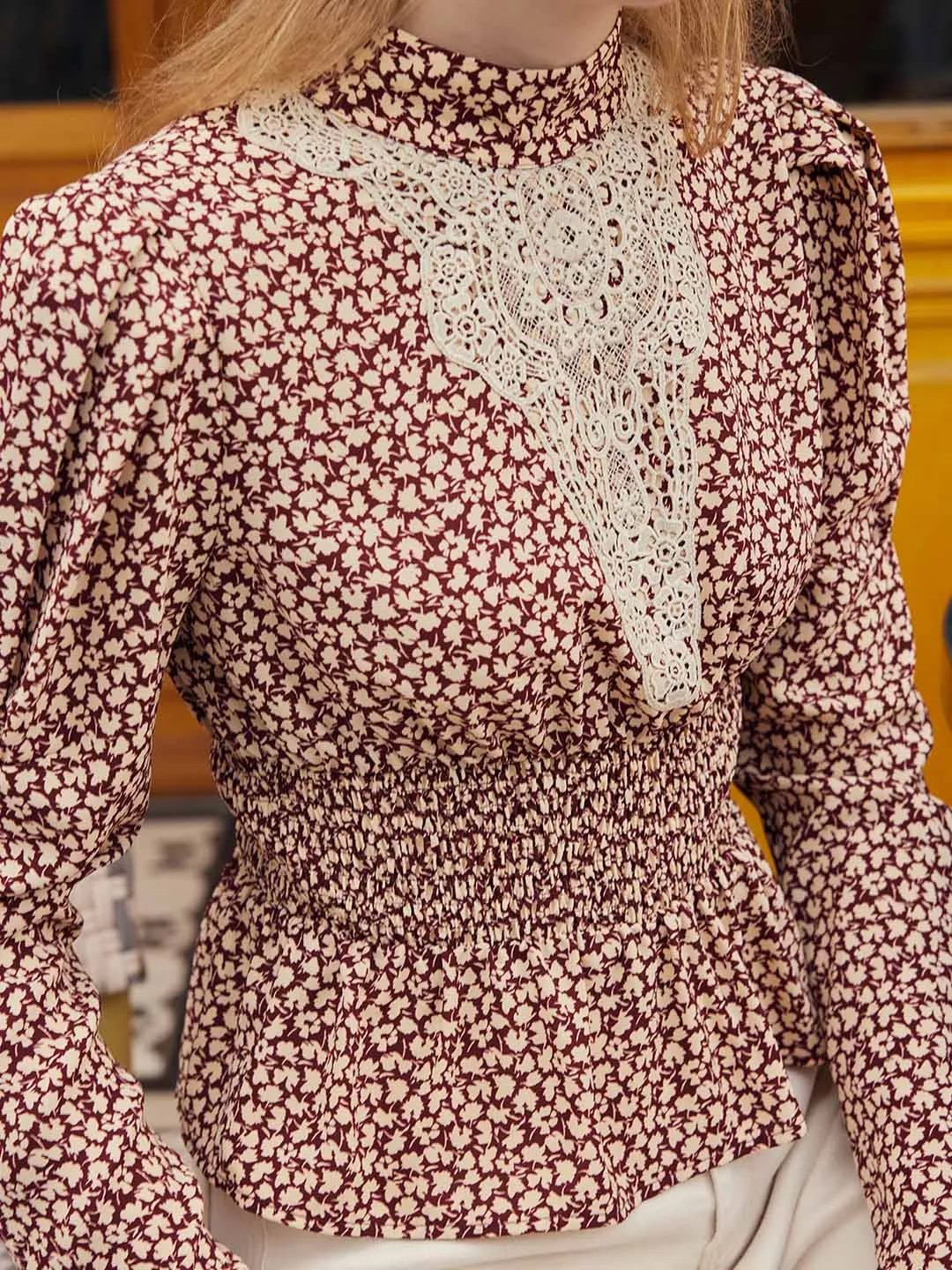 ??Flash Sale??Scarlett Maple Leaf Print Waist-Cinching Lace Contrast Blouse Convertible Neckline WaterRepellent Coating