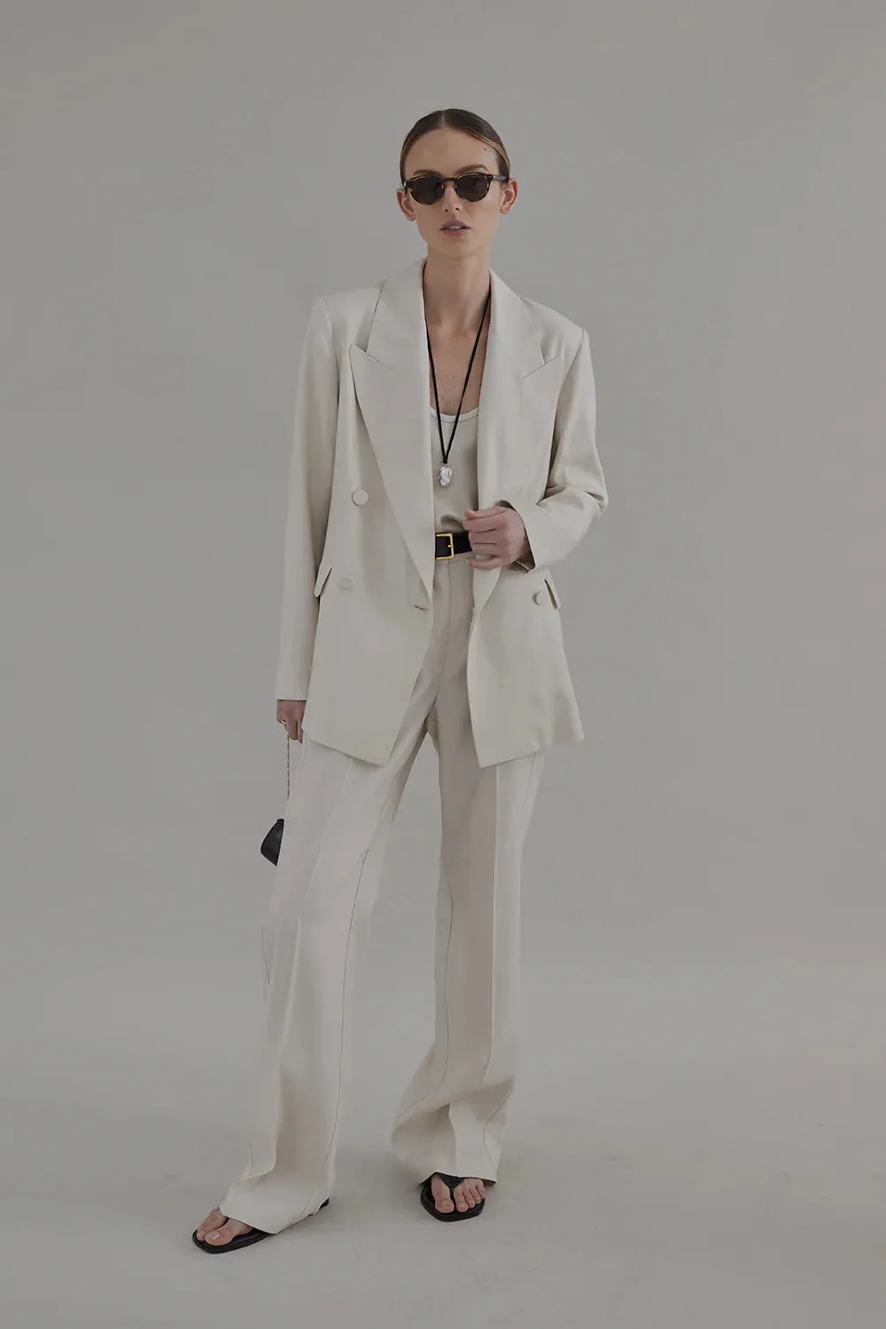 Sleek Outerwear Costanza Blazer in Oyster