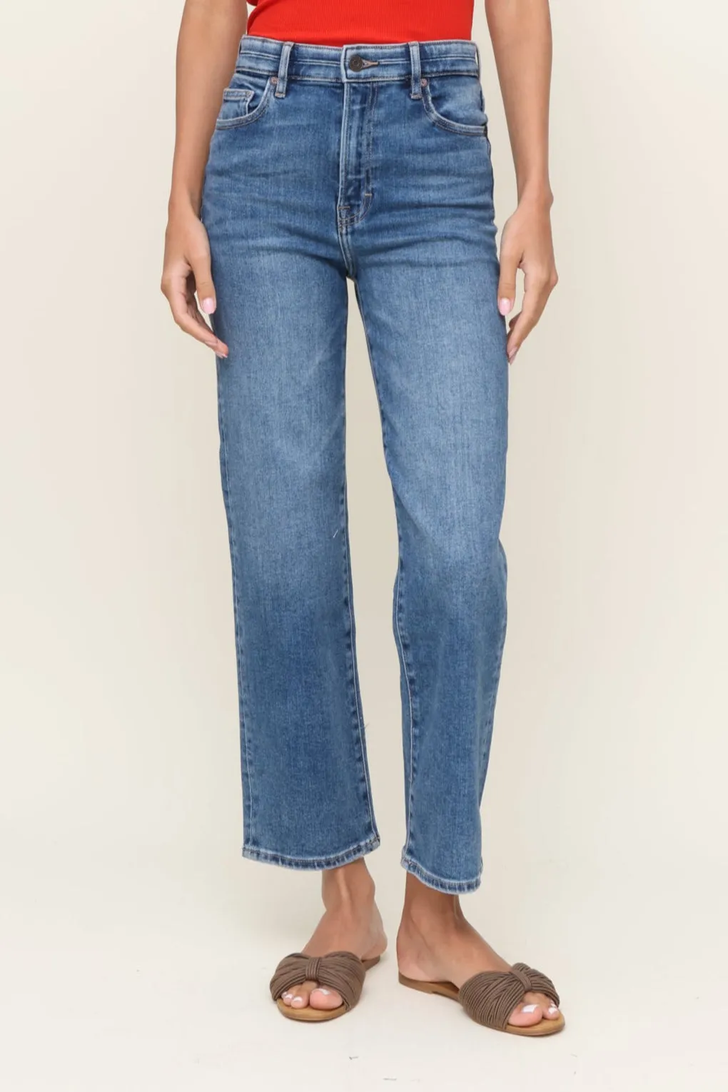 Artist Vibe Sustainable Resilient material Tracey Crop Relaxed Straight