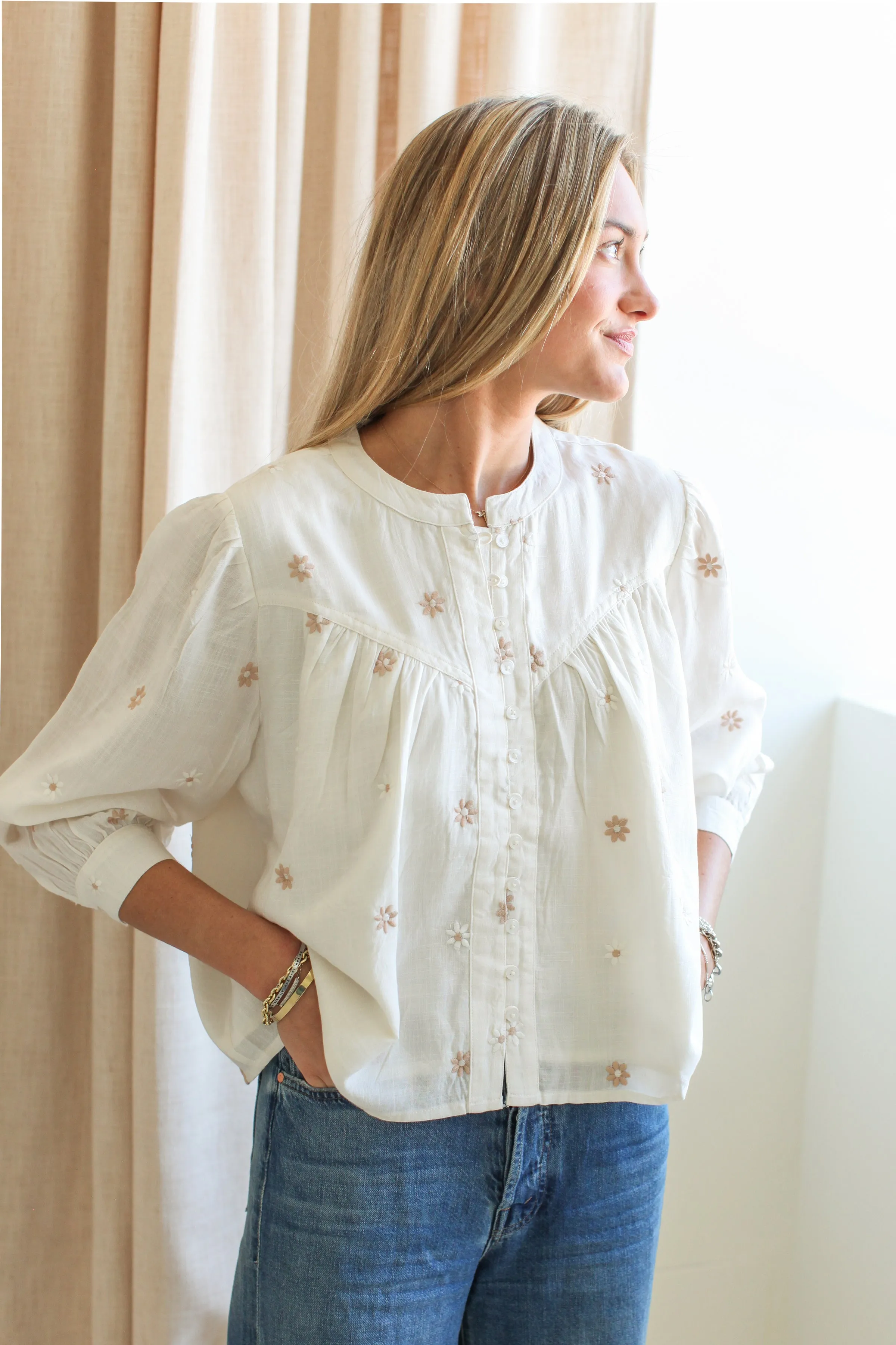 WrinkleResistantWeave FourWayStretch Daisy Button-up Blouse