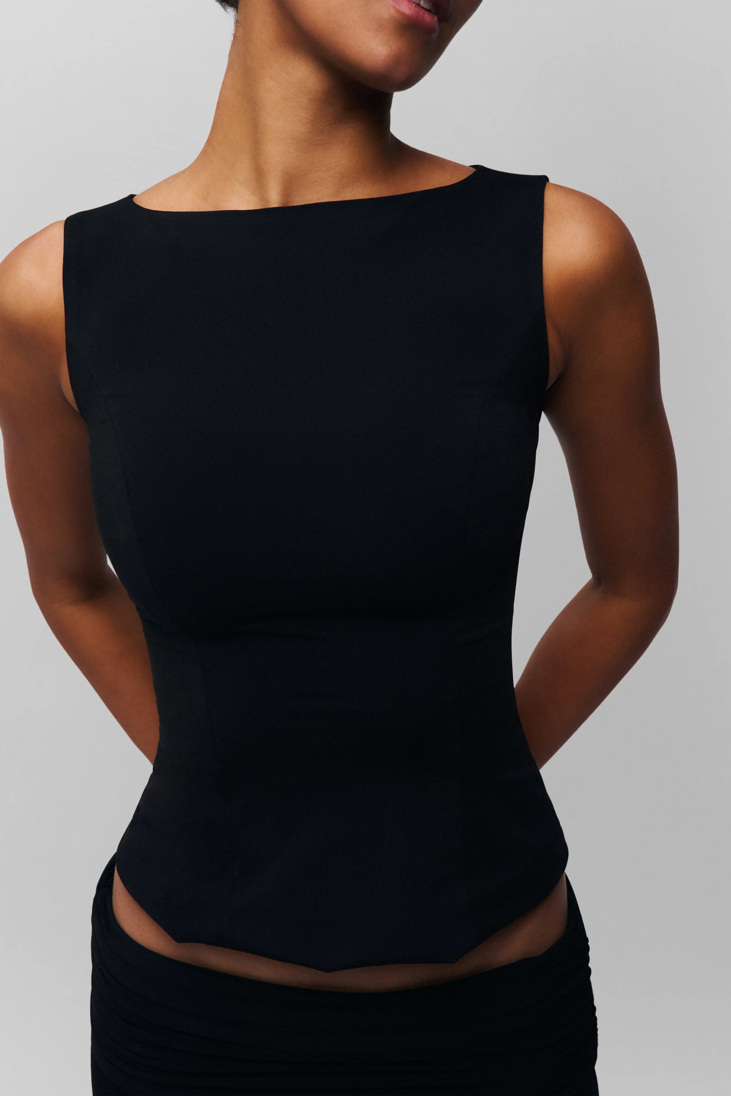 Daye Top Tailored Seams Contemporary Cut