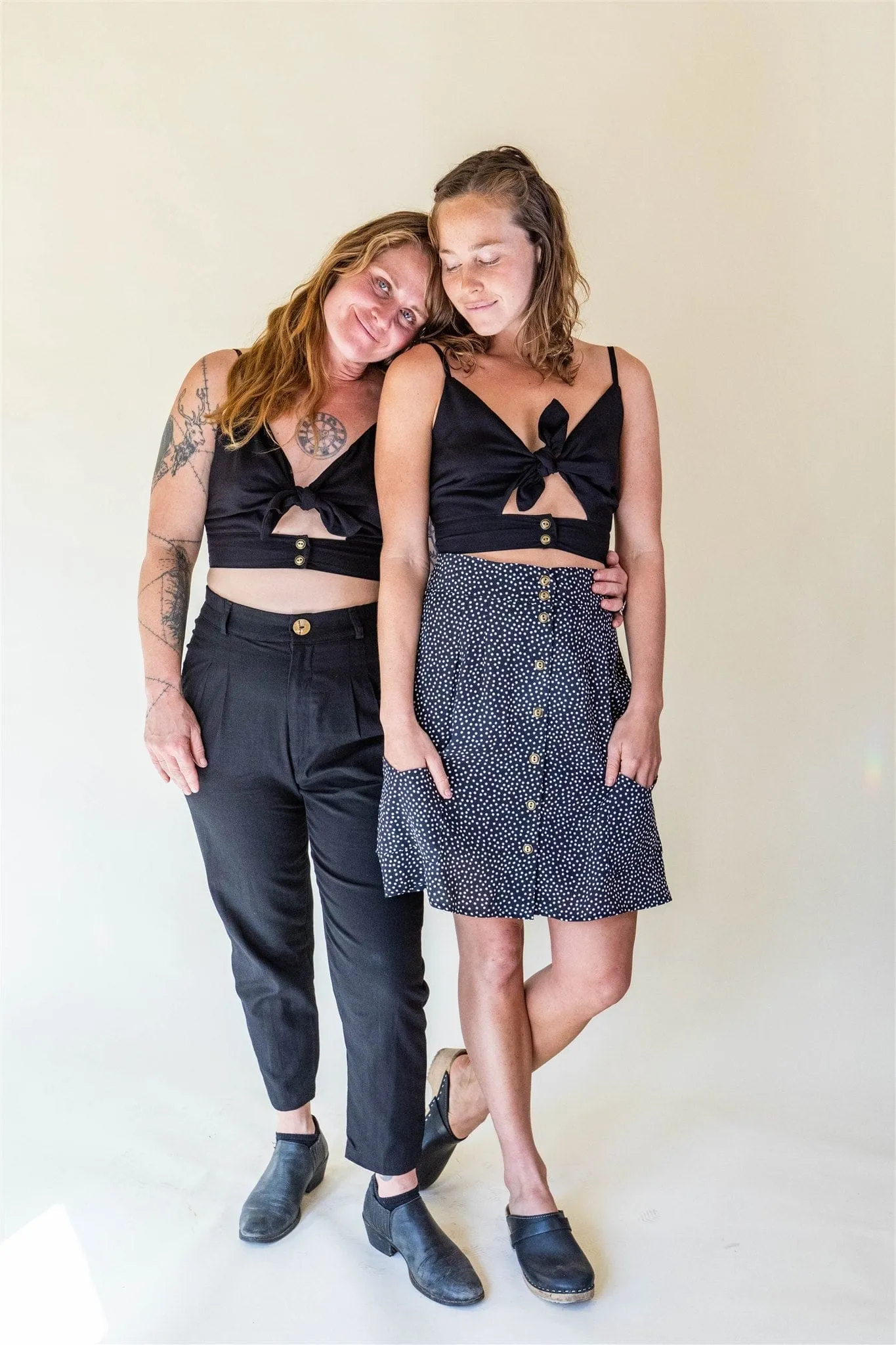 NonIrritating Seams UltraSoft Blend Dee Dee Top in Black Challis