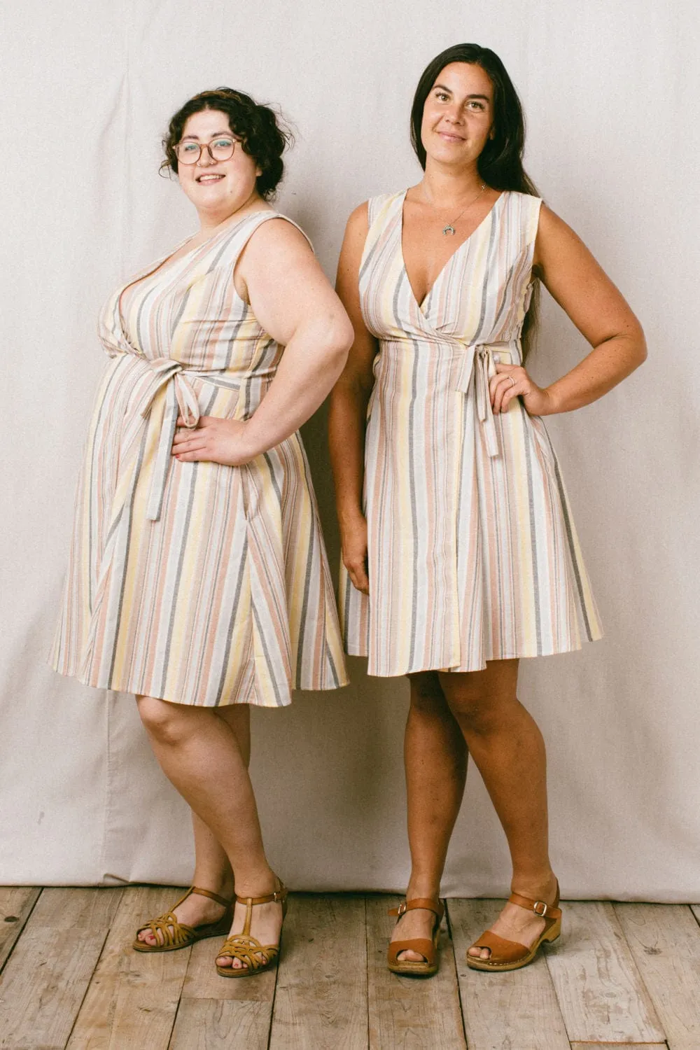 Thea Dress in Linen Stripe Villa Mood Sister Glow