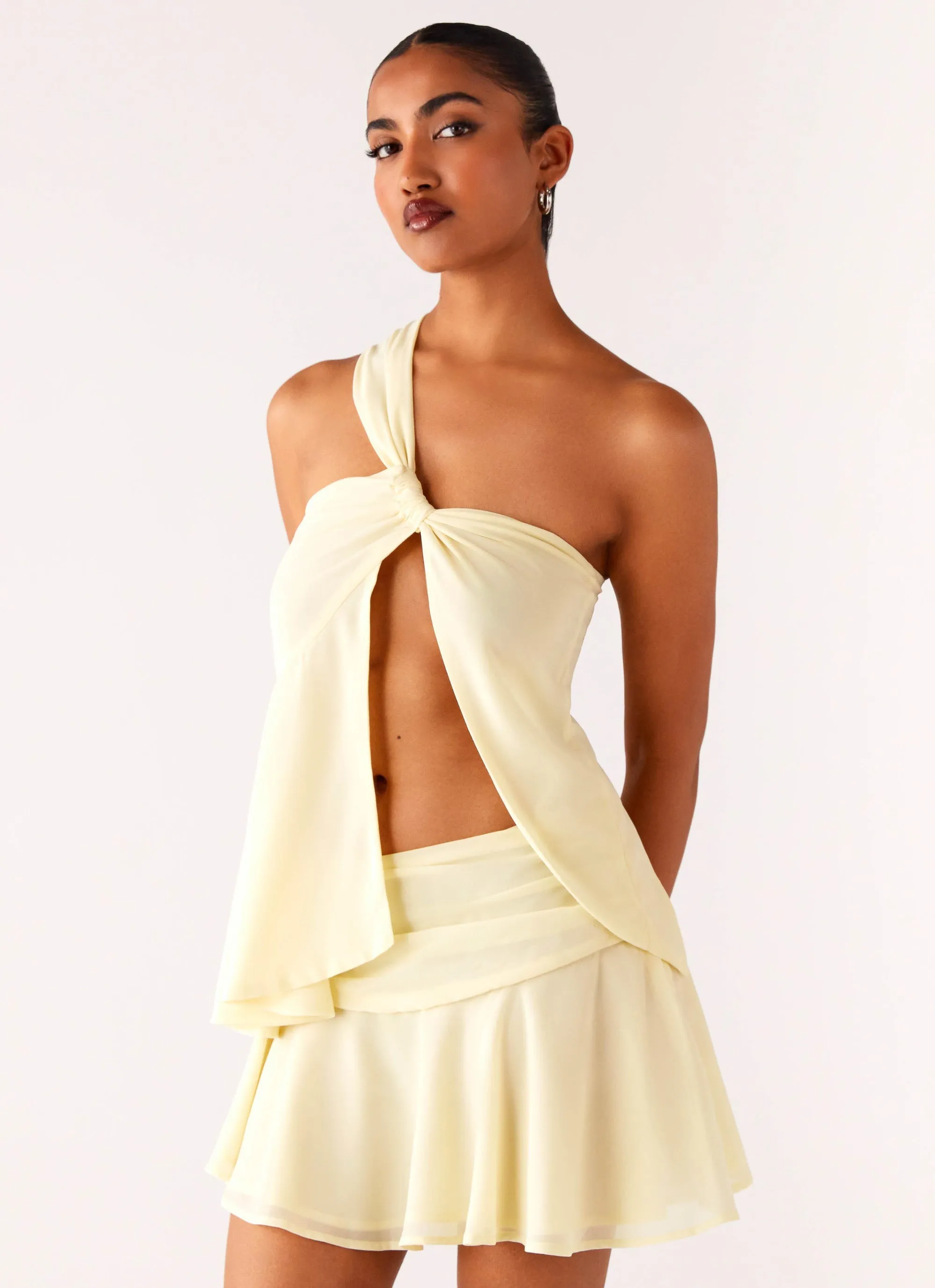 Minimalist Detailing Delight Me Asymmetrical Top - Yellow