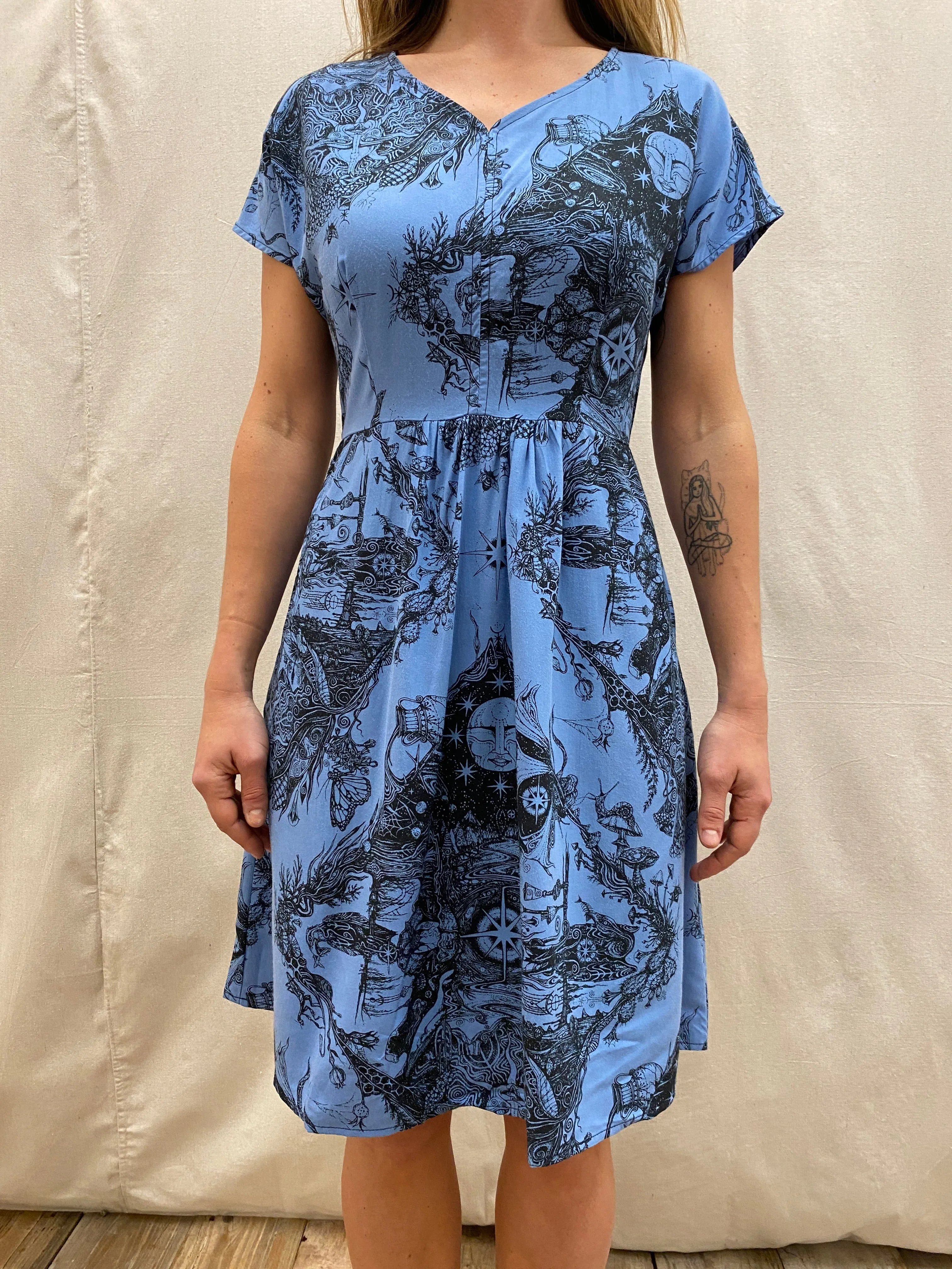 Refined Line Tailored Mood Dolman Dress in Earth Worship in Ocean Blue