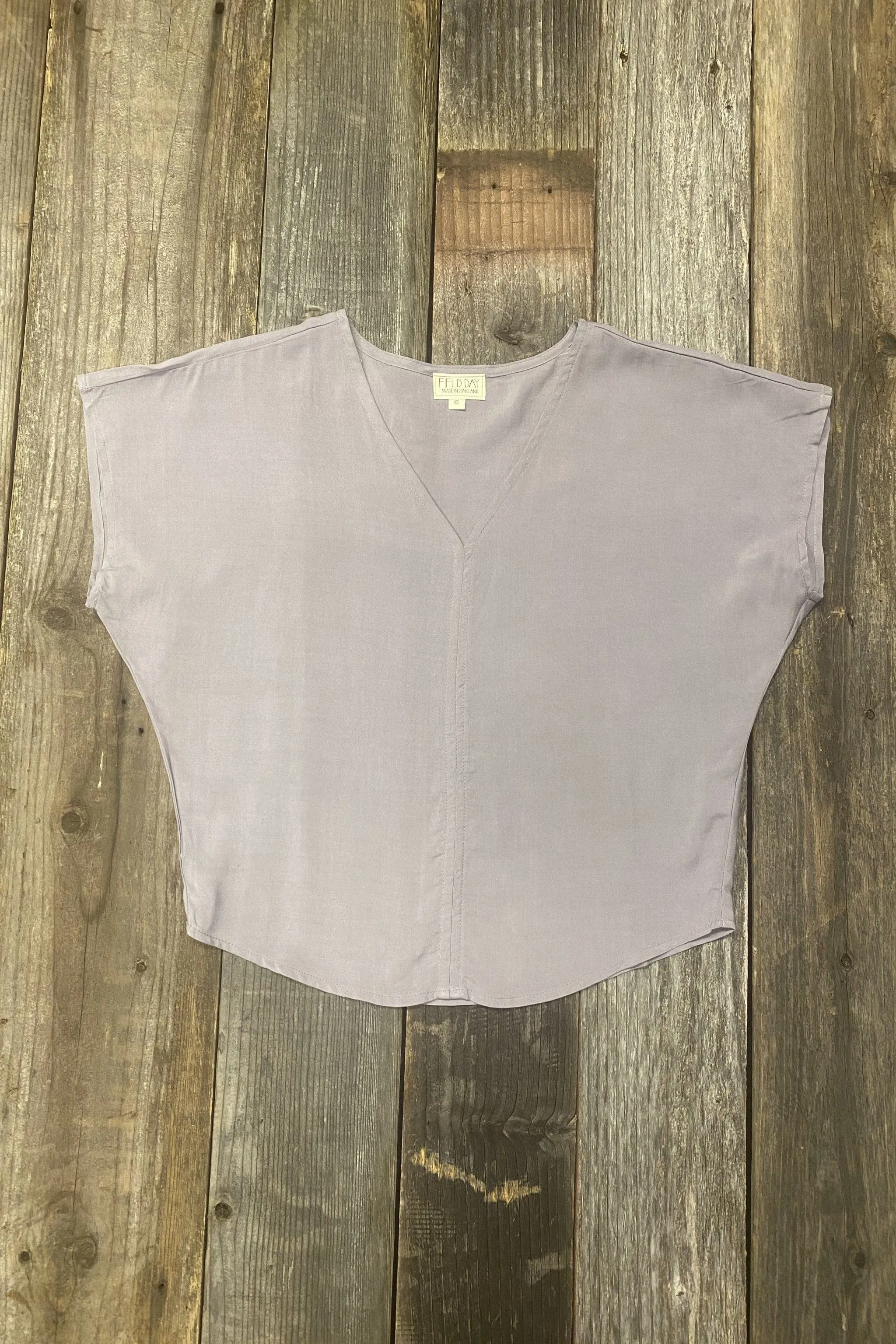 Yarn Dyed Fabric VentilatedMeshPaneling Dolman Top in Lavender Challis