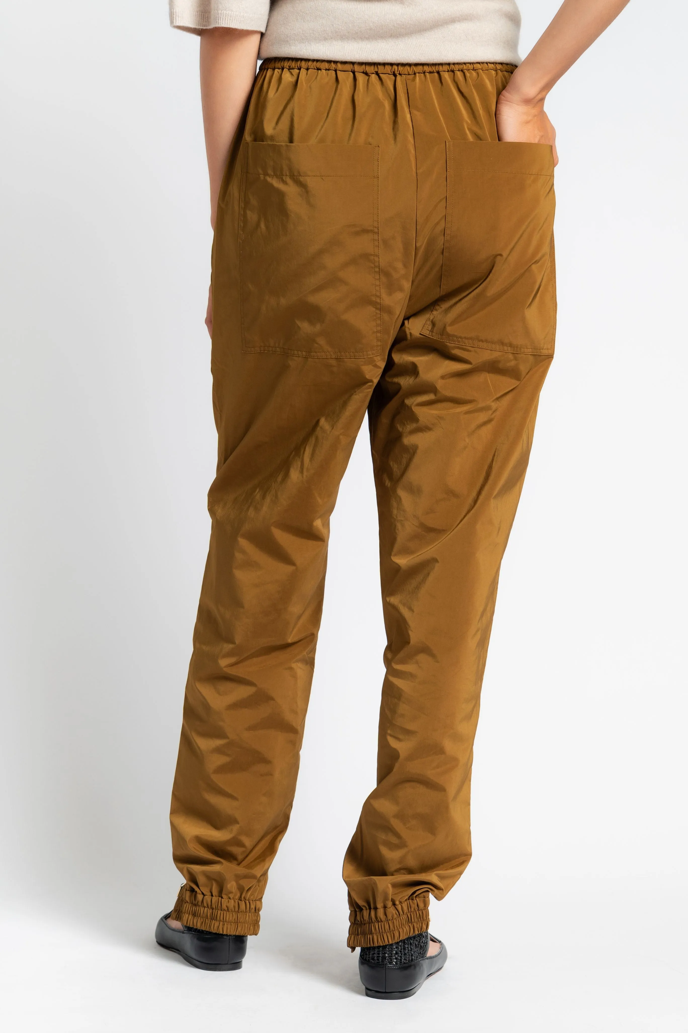 Nylon Zipper Jogger Versatile staple