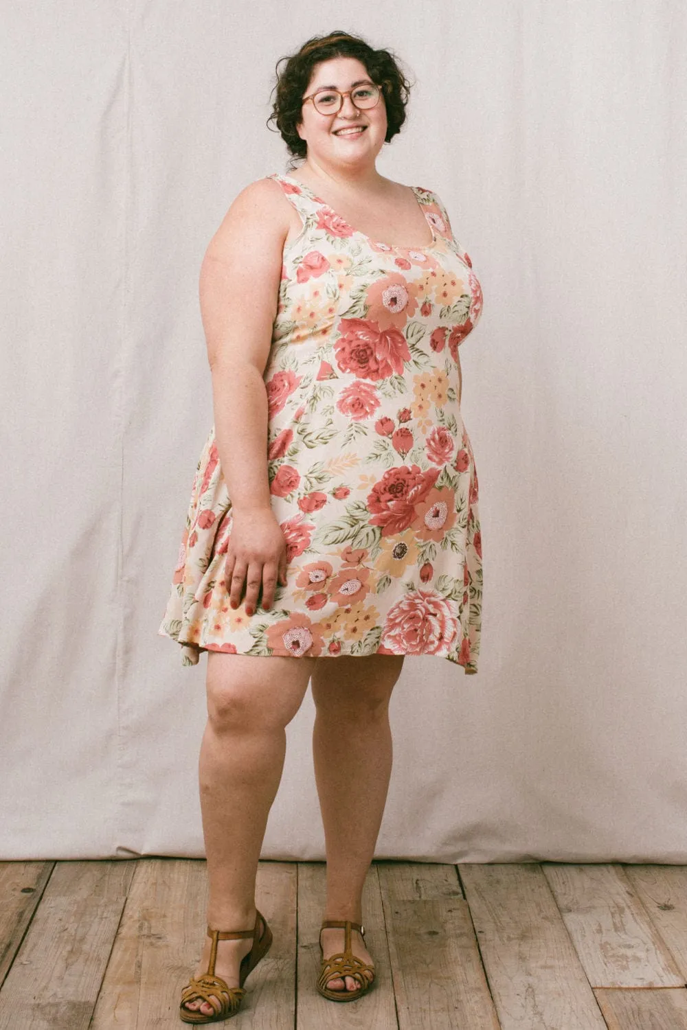 Delana Dress in Peach Floral MoldResistantTexture