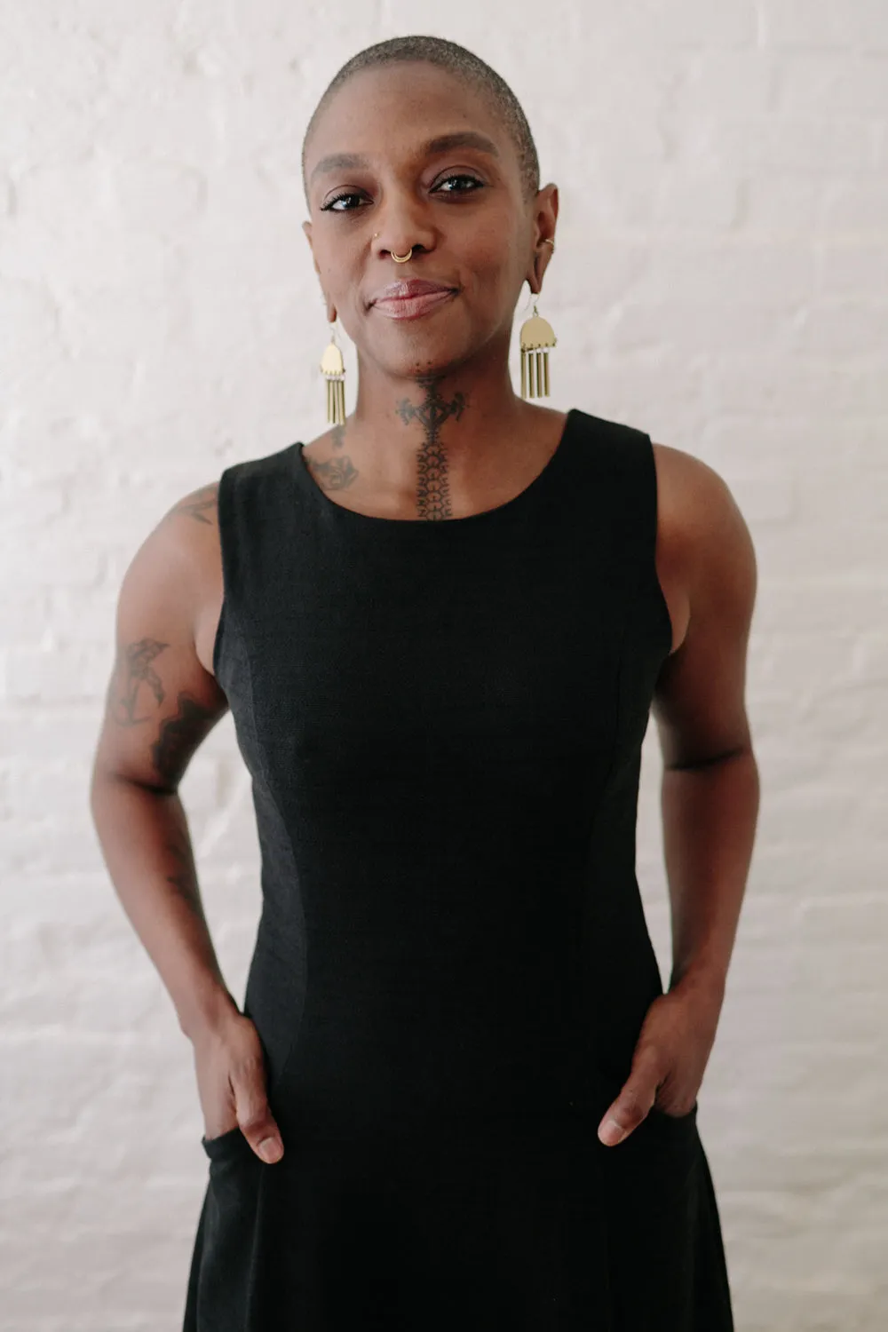 Zip Ease Adjustable-Length Lori Dress in Black Linen