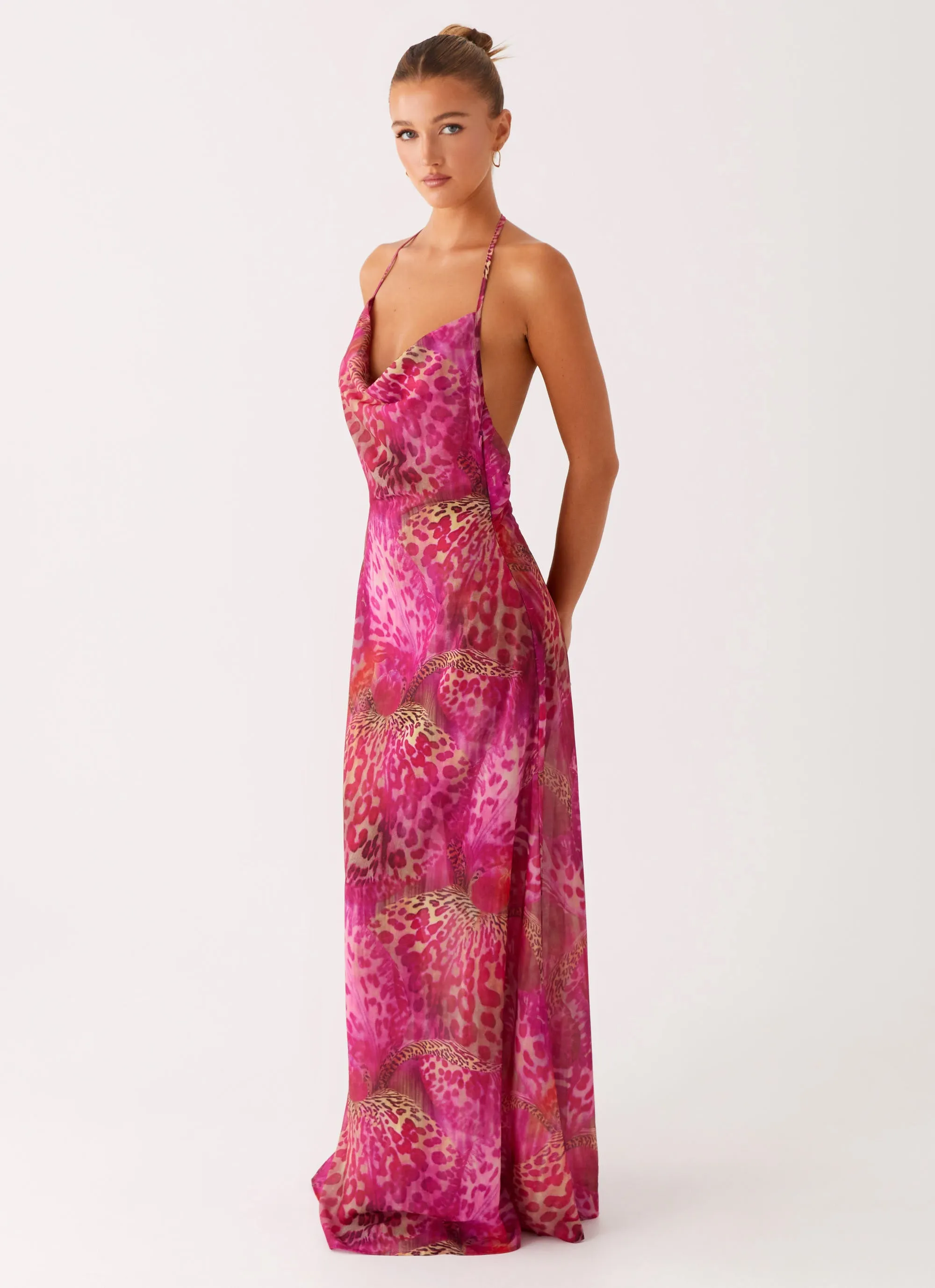 Cozy Silhouette Fantasy Maxi Dress - Lavender Lagoon