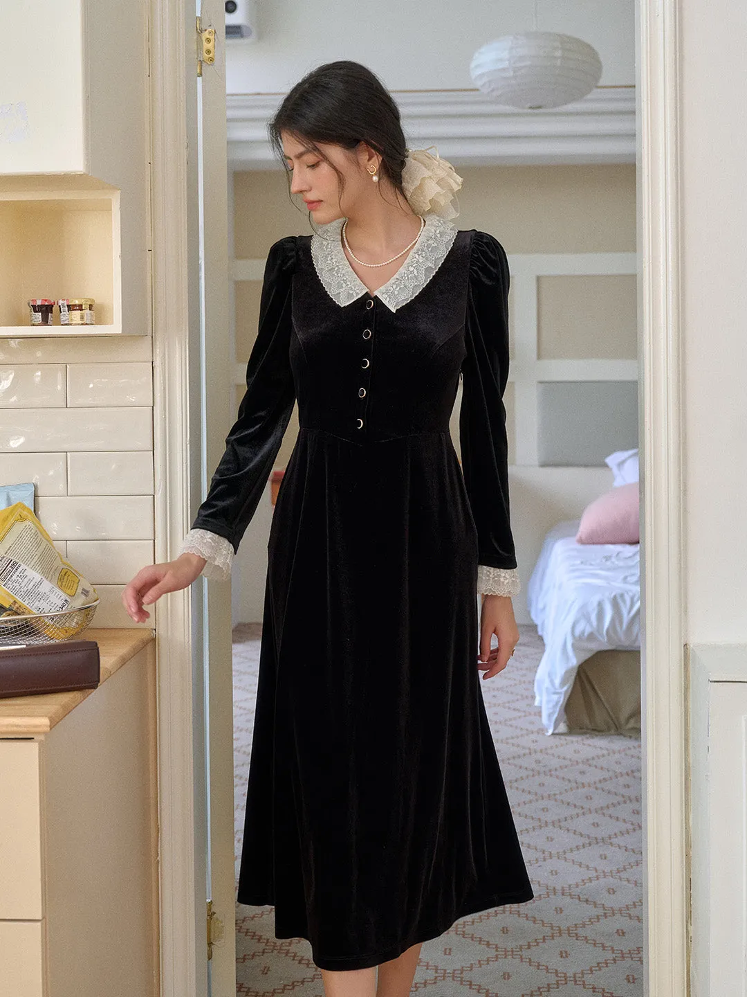 Calm Flow Polite Color Emely V-Neck Velvet Lace Dress