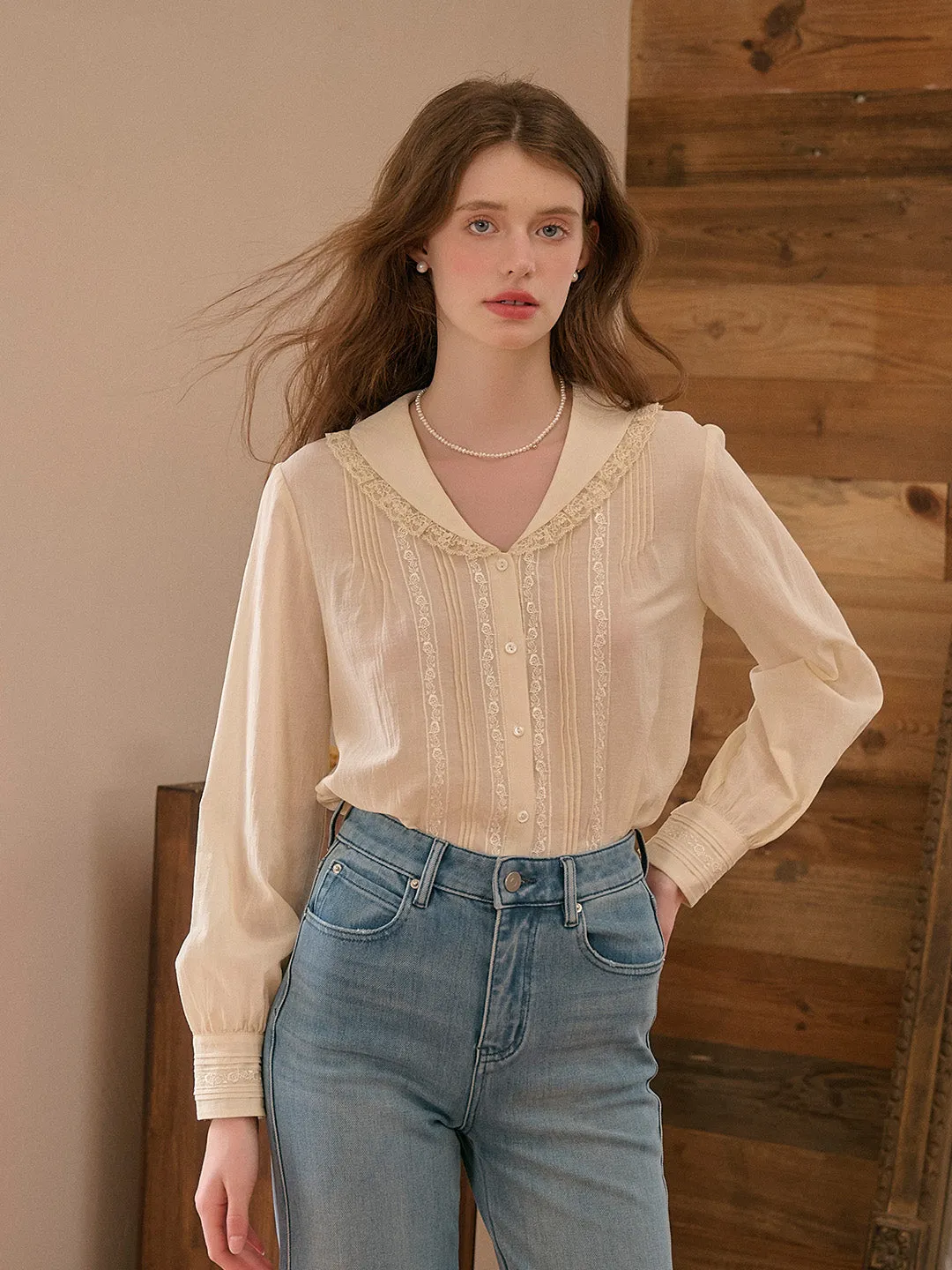 Comfortable Cut ??Final Sale??Alessa V-Neck Embroidery Cotton Blouse