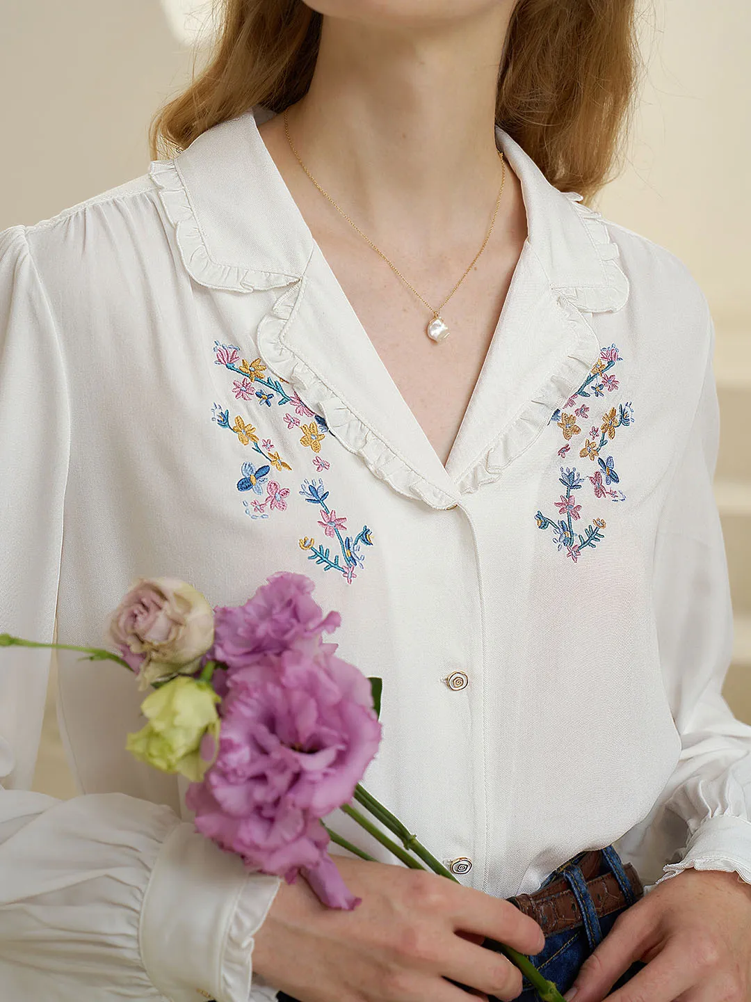 Anti Odor Finish Chic Look ??Final Sale??Convallaria Floral Embroidered White Puff Top
