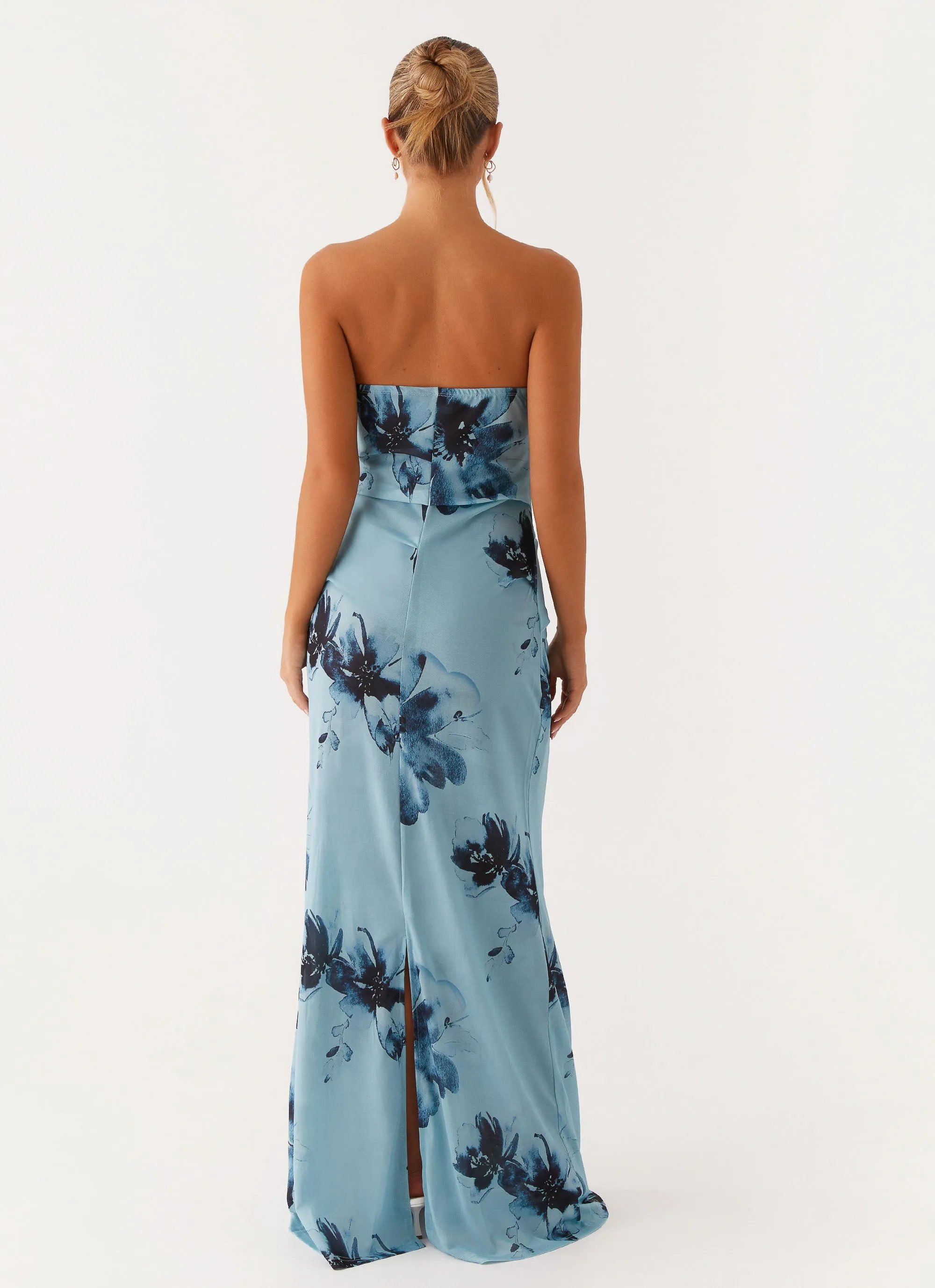 Field Of Dreams Maxi Dress - Blue Black Floral Resort Outfit Sleek Motion