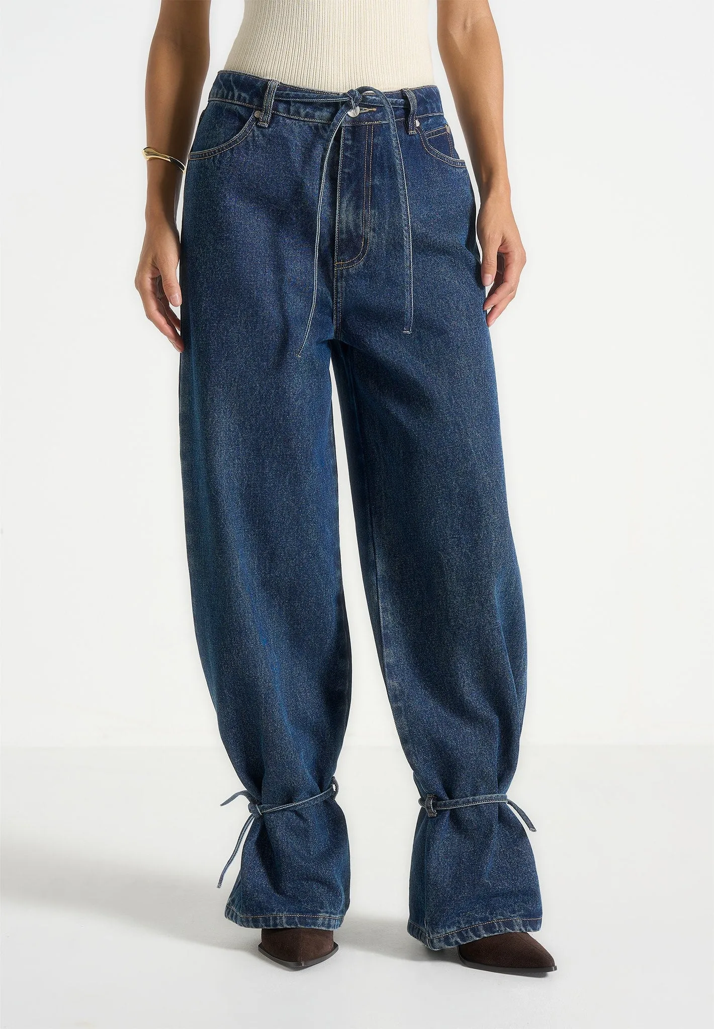 Faye - Wide Mid Rise Jeans With Tie Waist - Indigo Timeless Wear Mood Layer