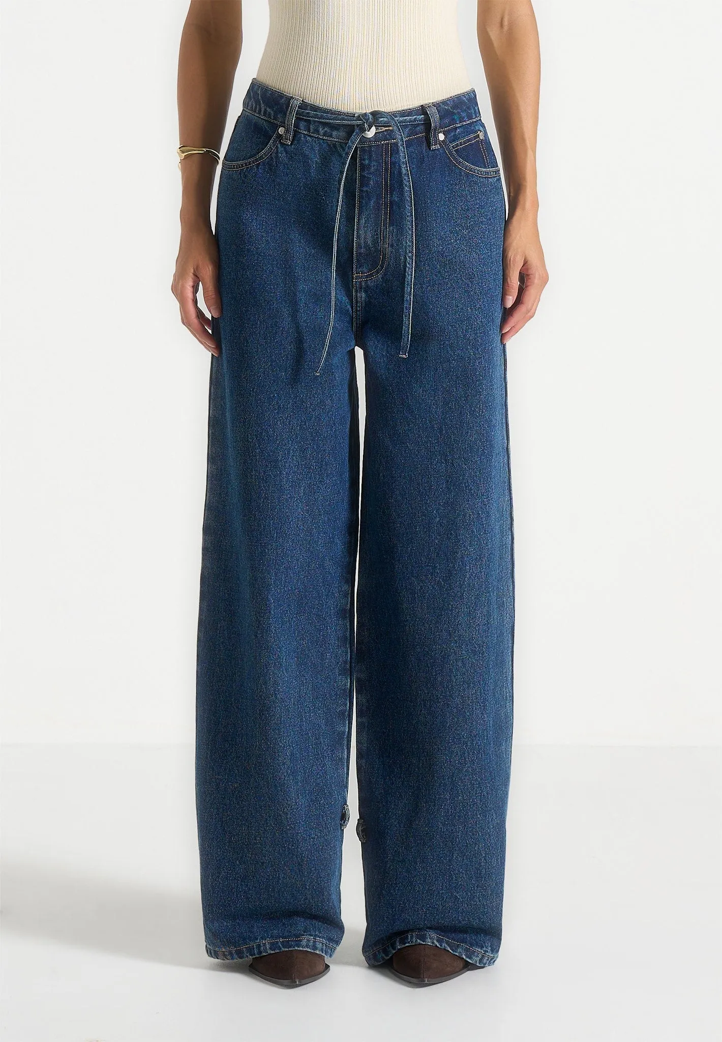 Faye - Wide Mid Rise Jeans With Tie Waist - Indigo Slim Sunny Vibes Festival Outfit