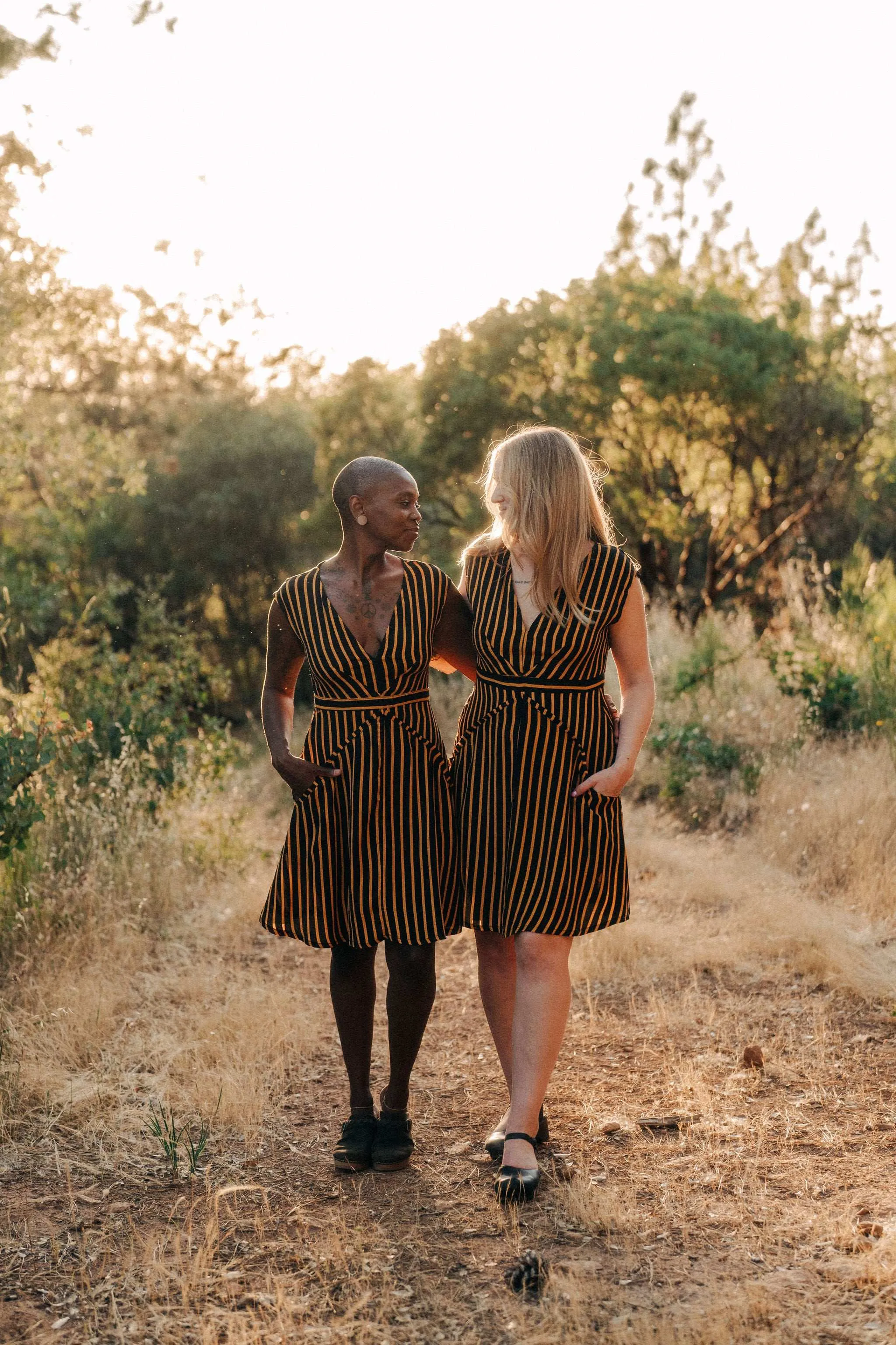 Frayed-Edge Functional Style Spicy Xena 2.0 in Gold Stripe