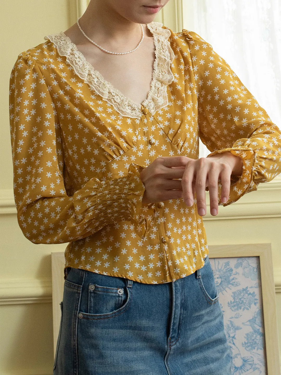 Wrinkle Free Texture ??Final Sale??Laurel V-Neck Floral Blouse