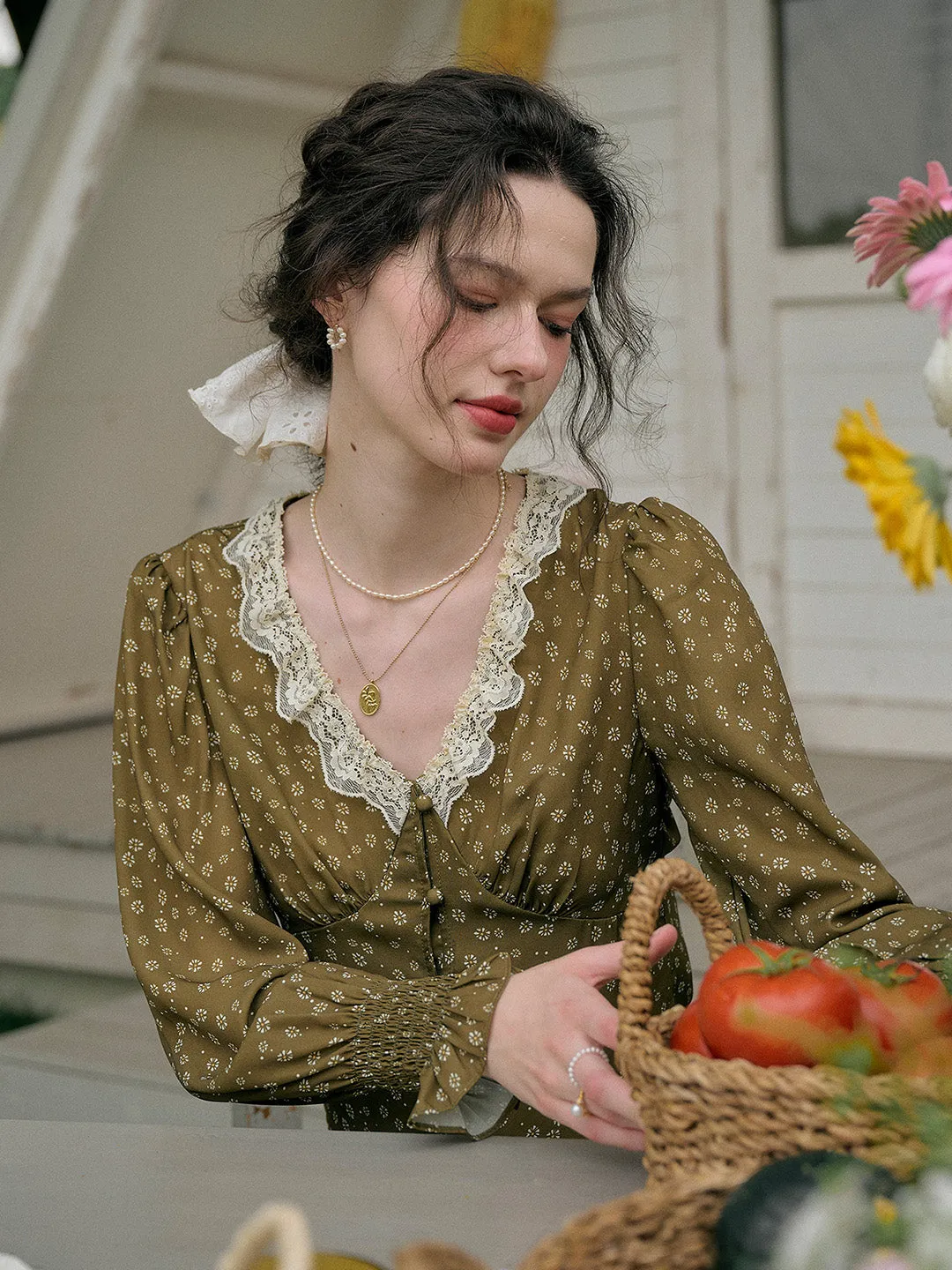 Reinforced Hem Stitching ??Final Sale??Laurel V-Neck Floral Blouse