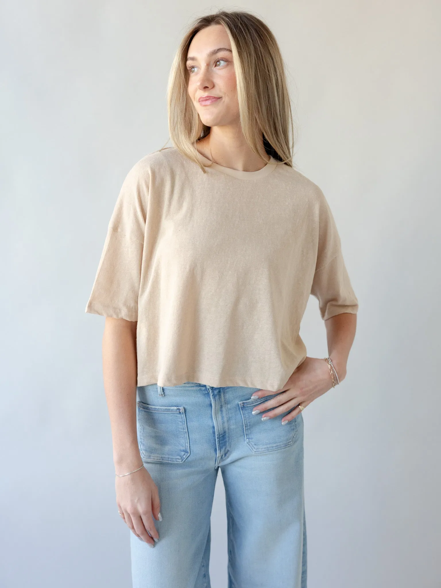 Contoured Side Panels Colby Linen Tee - Sand