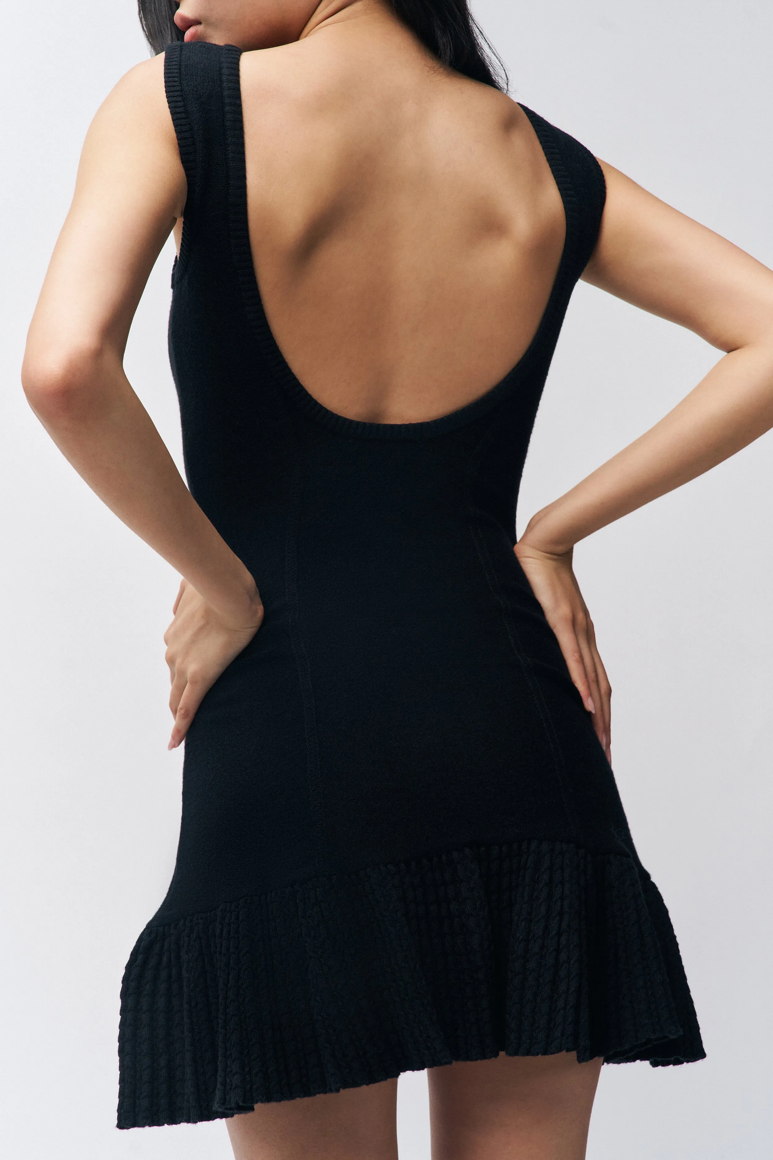 Iris Dress Sunset Look Confident Mood