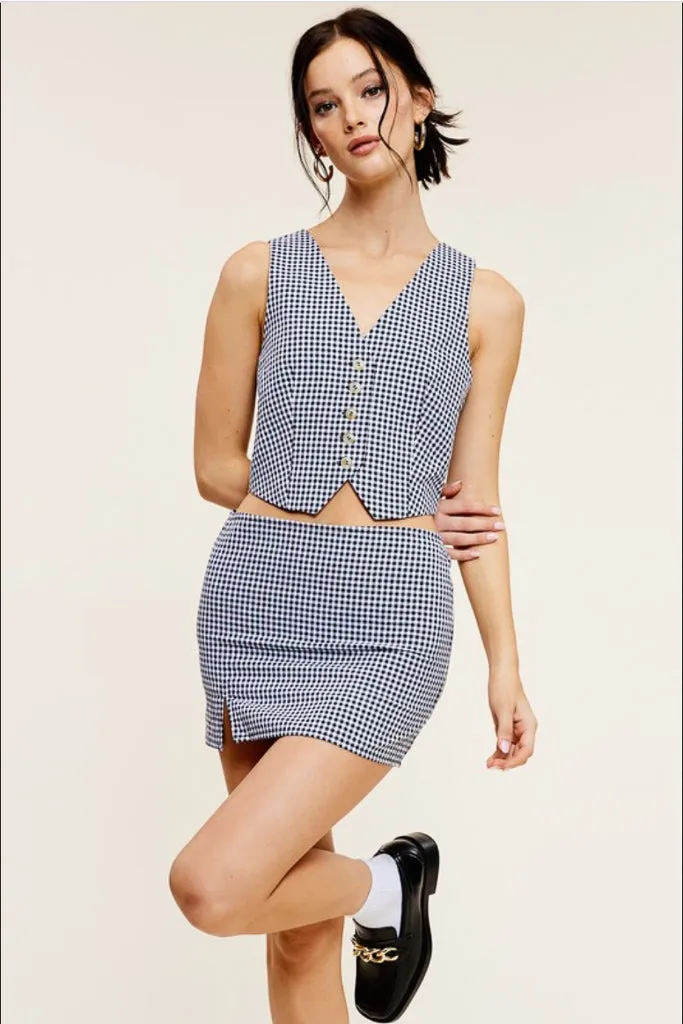 Tagless Neckline Design Ergonomic Shoulder Cut Gigi Gingham Vest