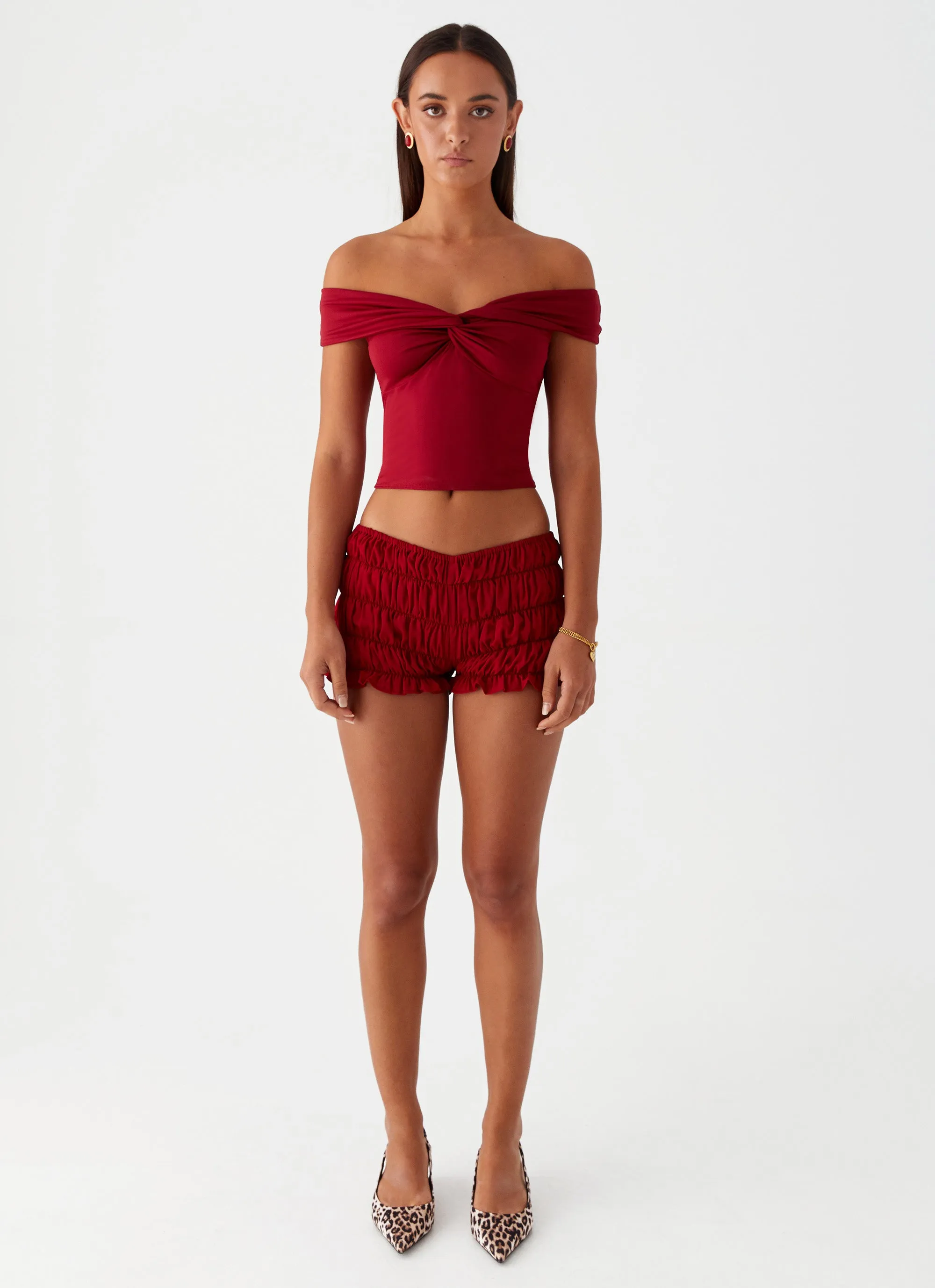 Comfy Wardrobe Cuffed hem Girls Like Us Ruched Mini Shorts - Maroon