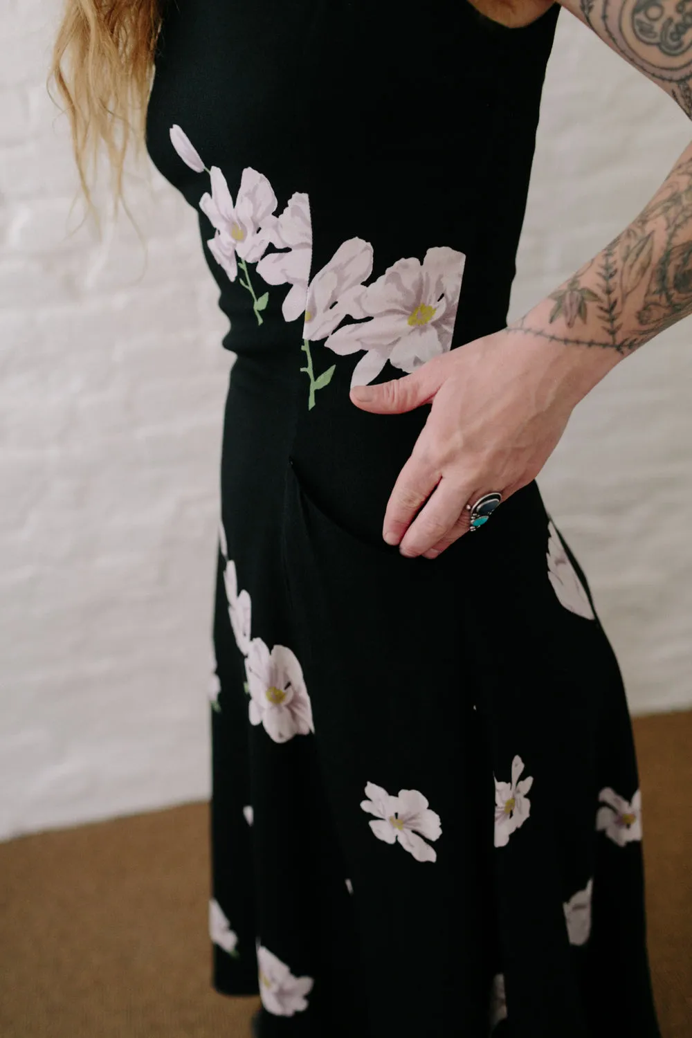 Lori Dress in Black Magnolia Special-Edition