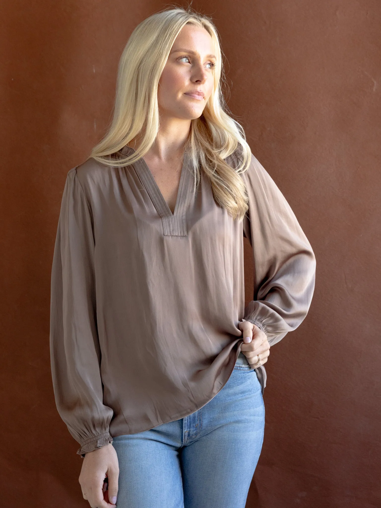 Fitted Blouse Helena V-Neck Blouse