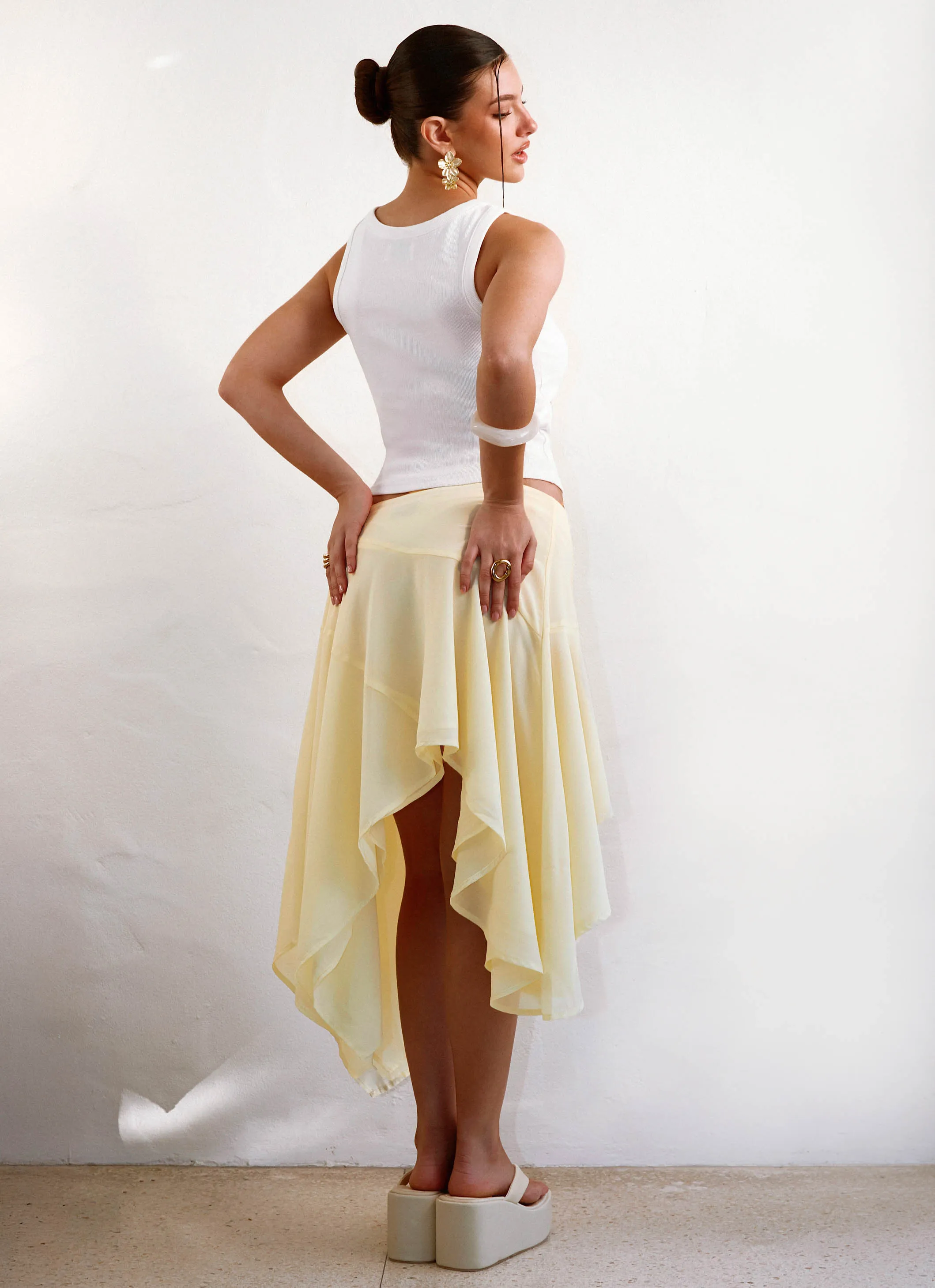Easy Travel Modern Edge Kia Low Rise Asymmetrical Midi Skirt - Yellow