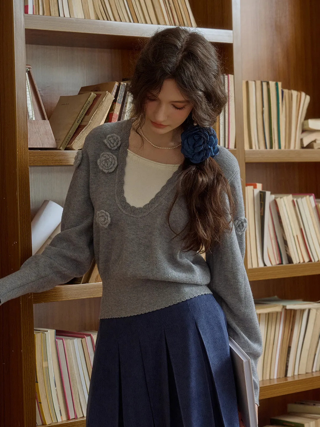 V-neck Blouse Lara Three-dimensional Flower Contrast Color Round Neck Faux Two-piece Knitted Top